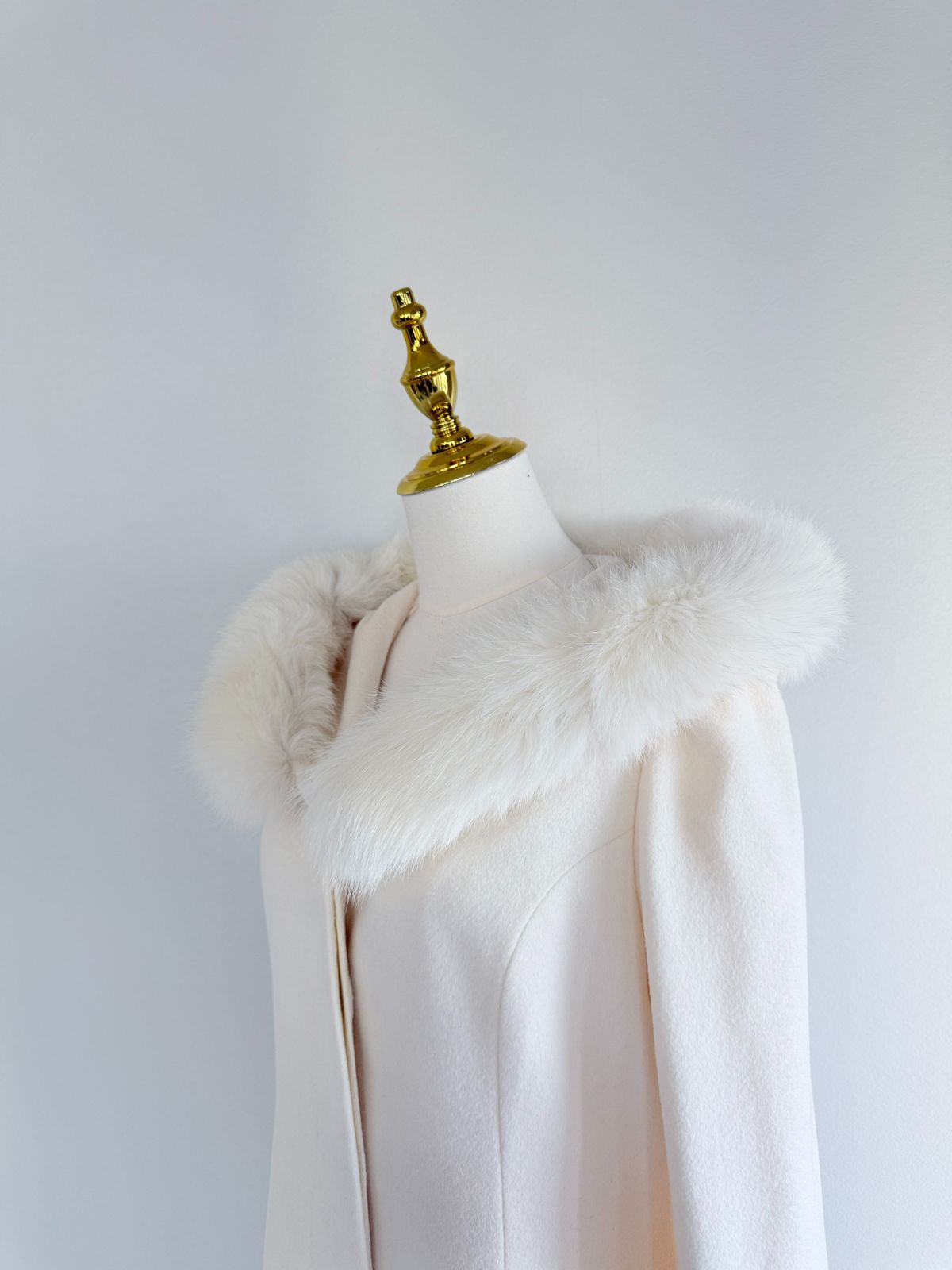 新品同様Rene 受注会FOXファーフオックスファーコート 40 フード付き