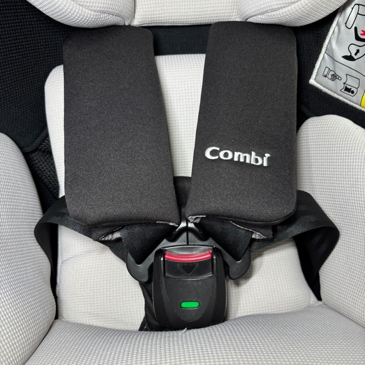 即決 美品 送料無料 匿名配送 combi コンビ クルムーヴスマートISOFIX