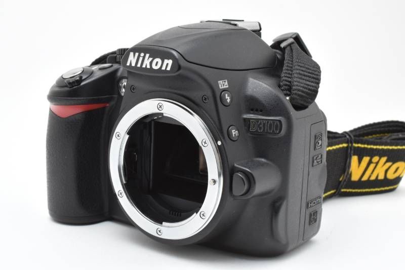 実用美品】Nikon ニコン D3100 ボディ シャッター数5841枚と少ない
