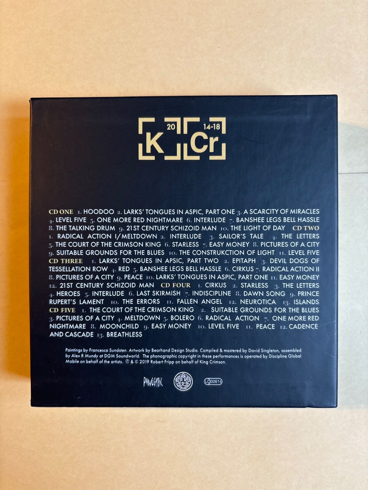 【新品5CD限定盤】キングクリムゾン『オーディオ・ダイアリー2014-2018』 KING CRIMSON - AUDIO DIARY 2014-2018 - Amazon.com Music