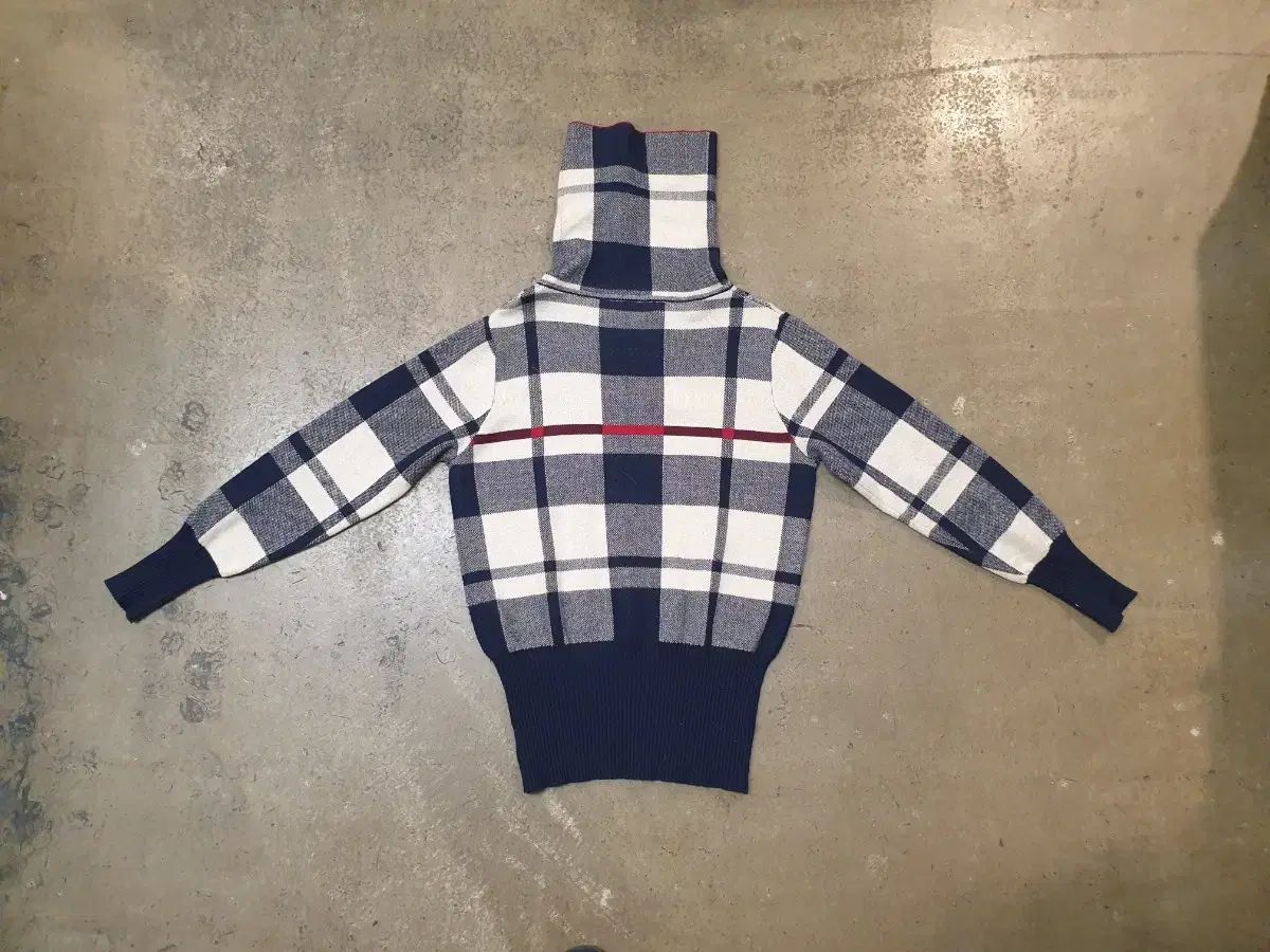 バーバリー ロンドン チェック タートルネック ニット - メルカリ