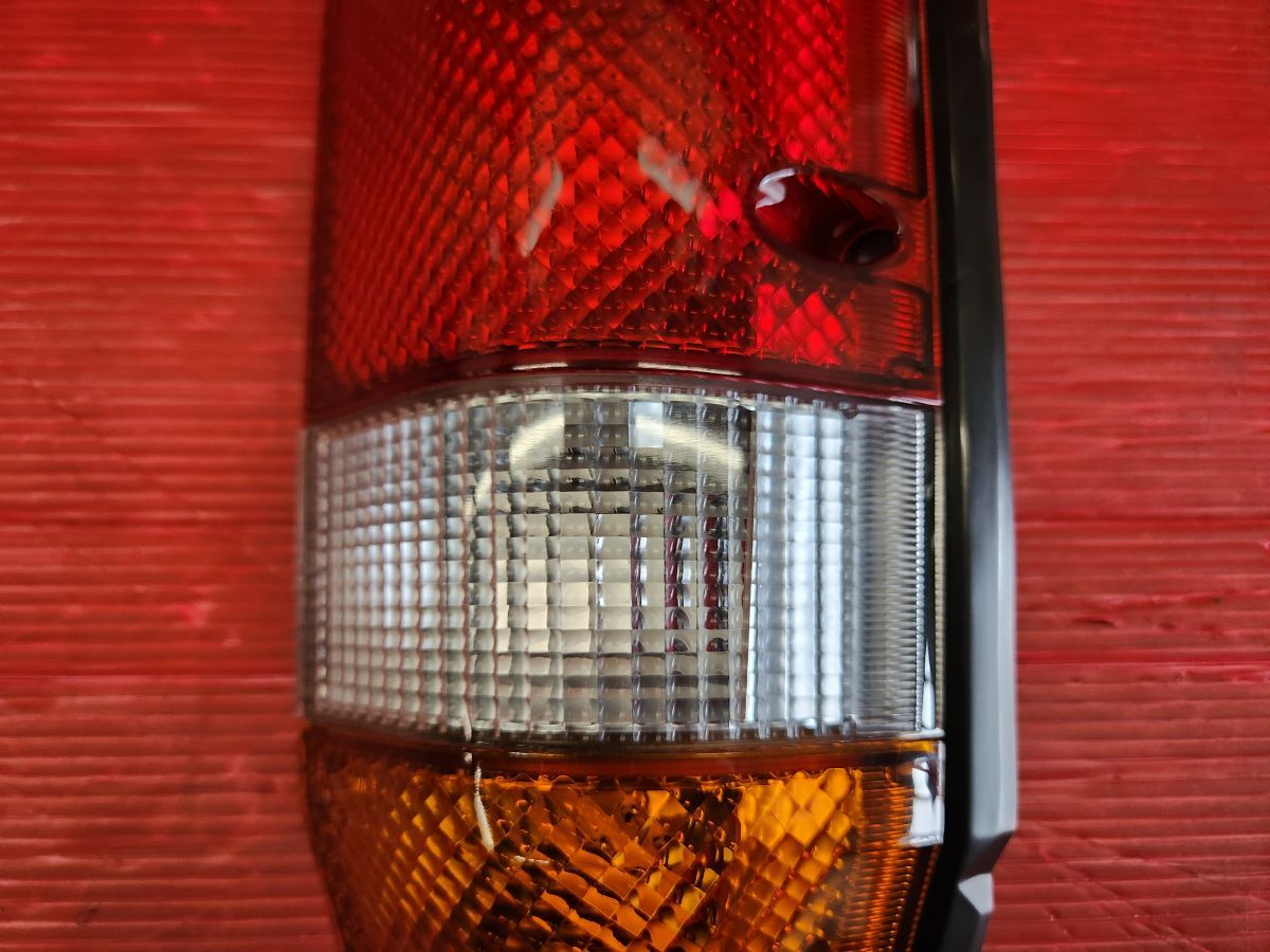 トヨタ KZJ78W ランドクルーザープラド 純正 右 テールランプ Koito 60