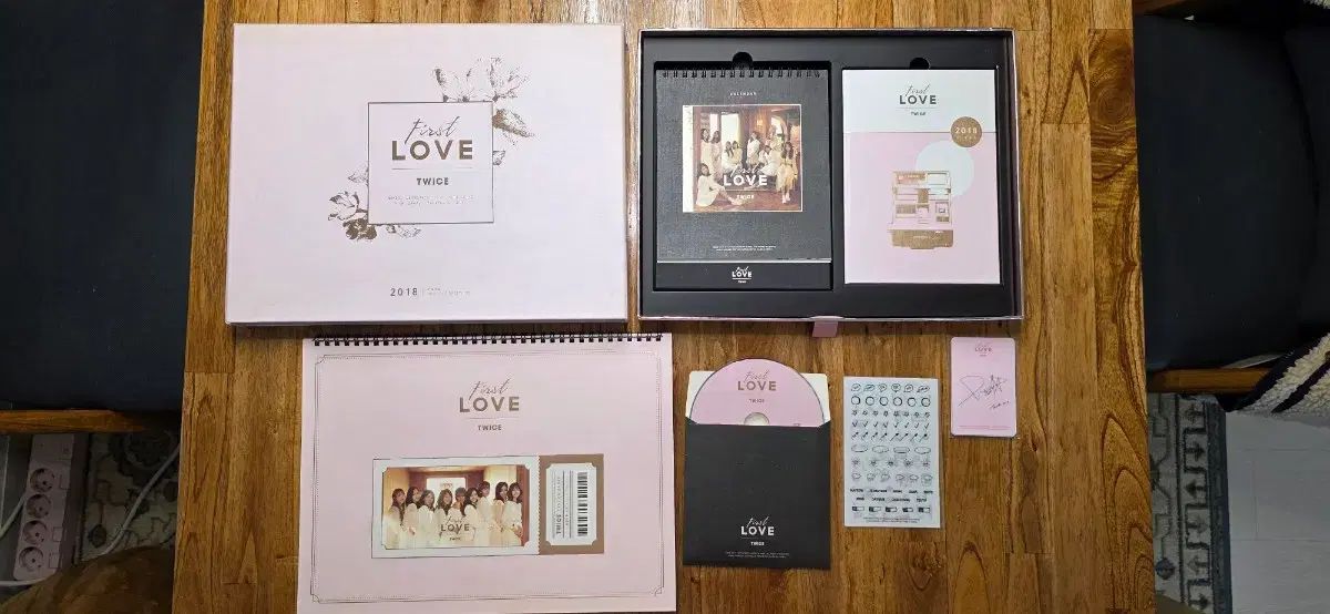 TWICE（トゥワイス） 2018 シーズングリーティング First LOVE フル