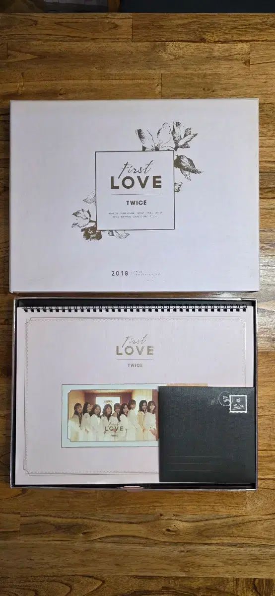 新品未開封 twice シーグリ 2018 first love dvd トレカ TWICE（トゥワイス） 2018 シーズングリーティング First LOVE フル