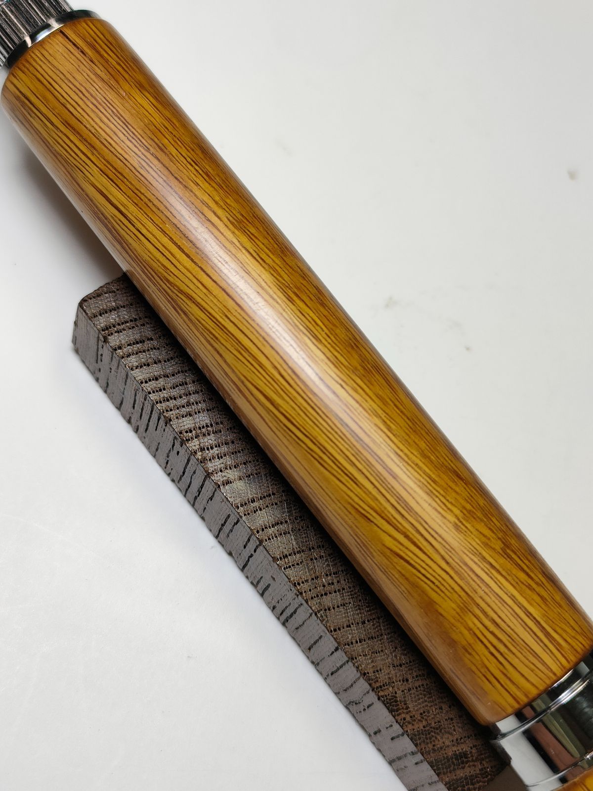 世界で一番硬い木【リグナムバイタ】グラデュエイト万年筆 - メルカリ