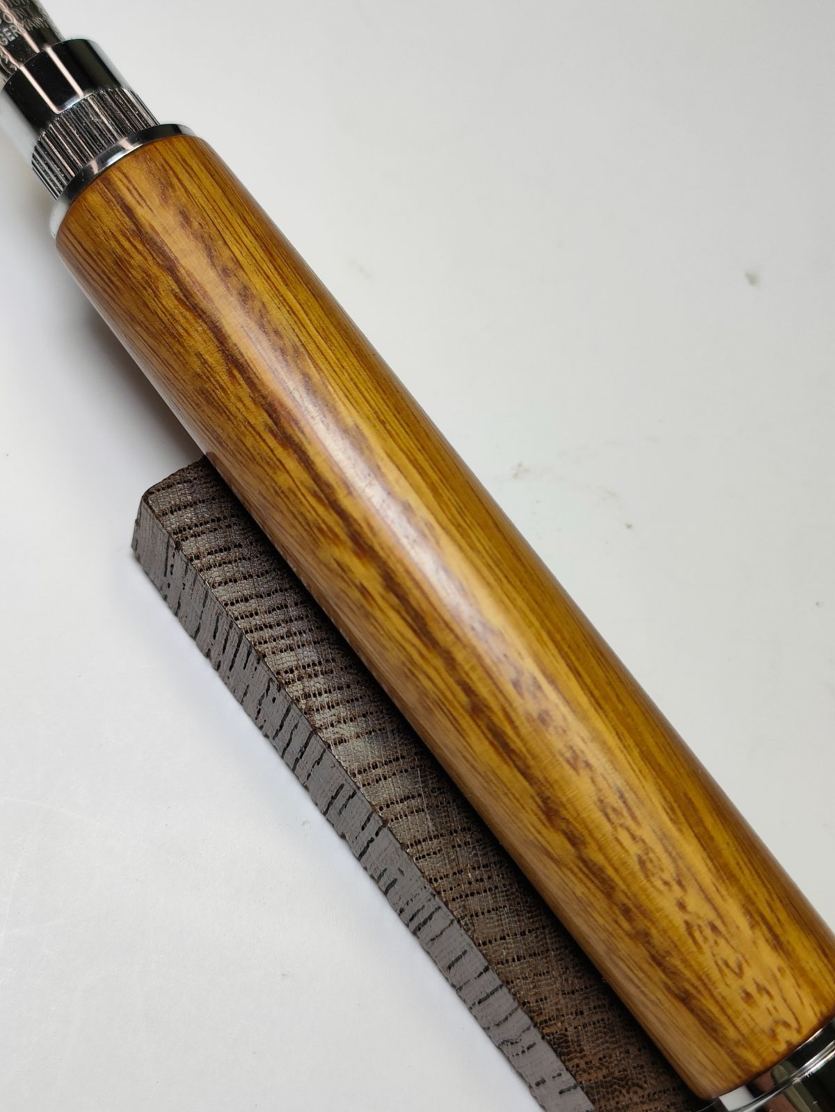 世界で一番硬い木【リグナムバイタ】グラデュエイト万年筆 - メルカリ