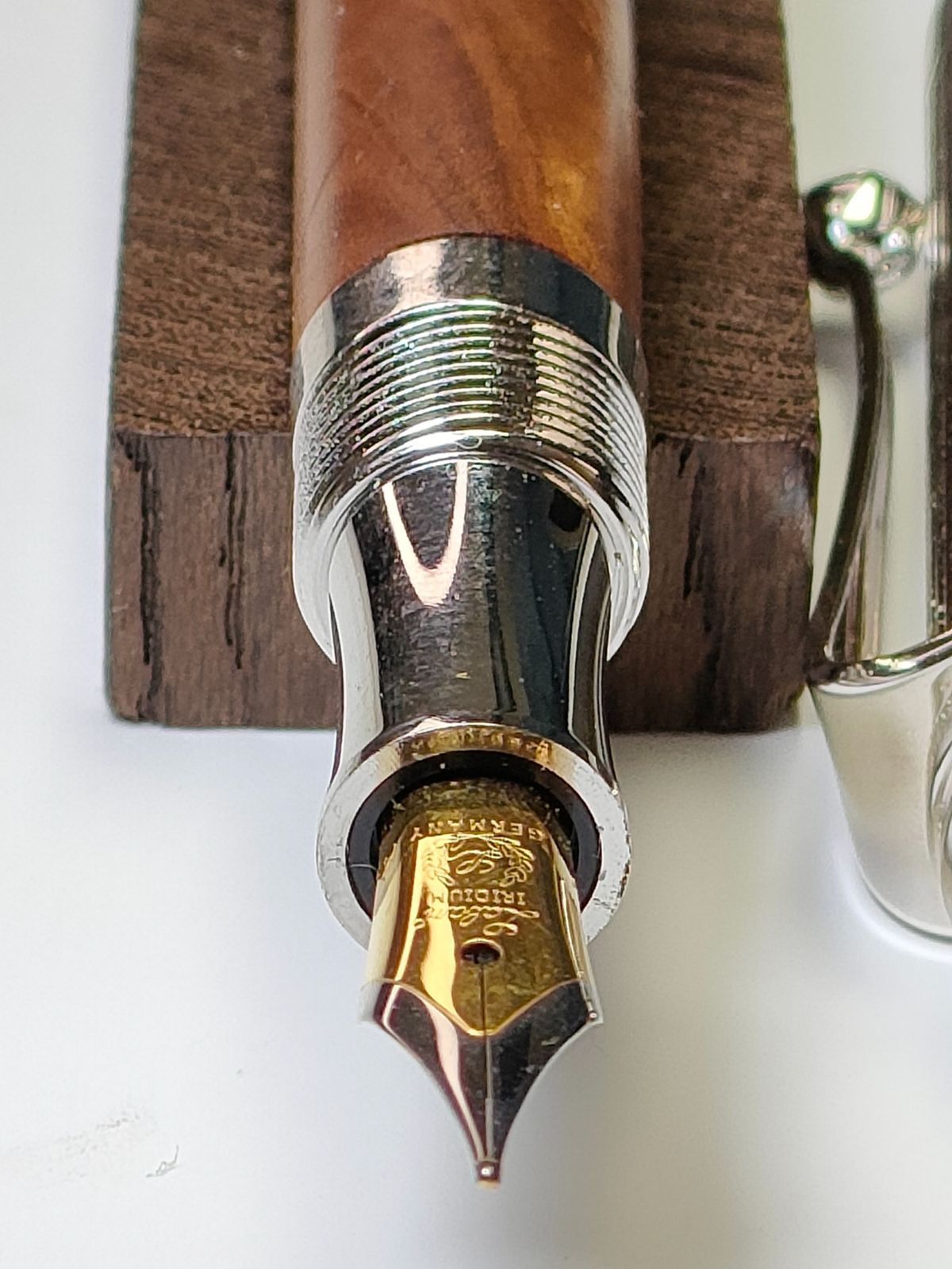 白檀】レトロドーム万年筆 - メルカリ