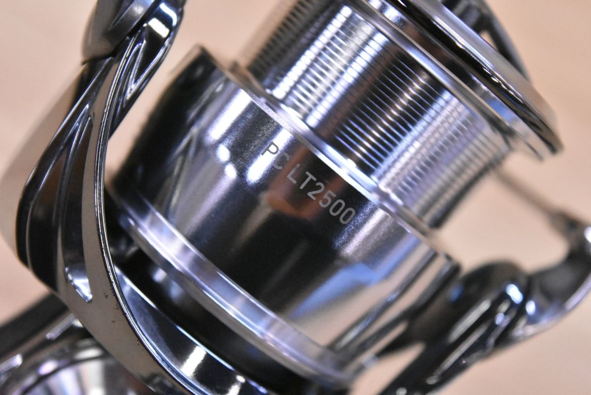 ダイワ 22 イグジスト PC LT2500 DAIWA EXIST スピニングリール