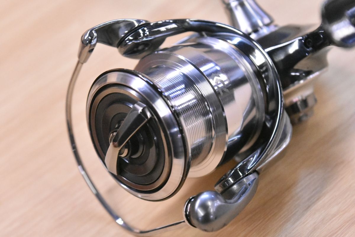 ダイワ 22 イグジスト PC LT2500 DAIWA EXIST スピニングリール
