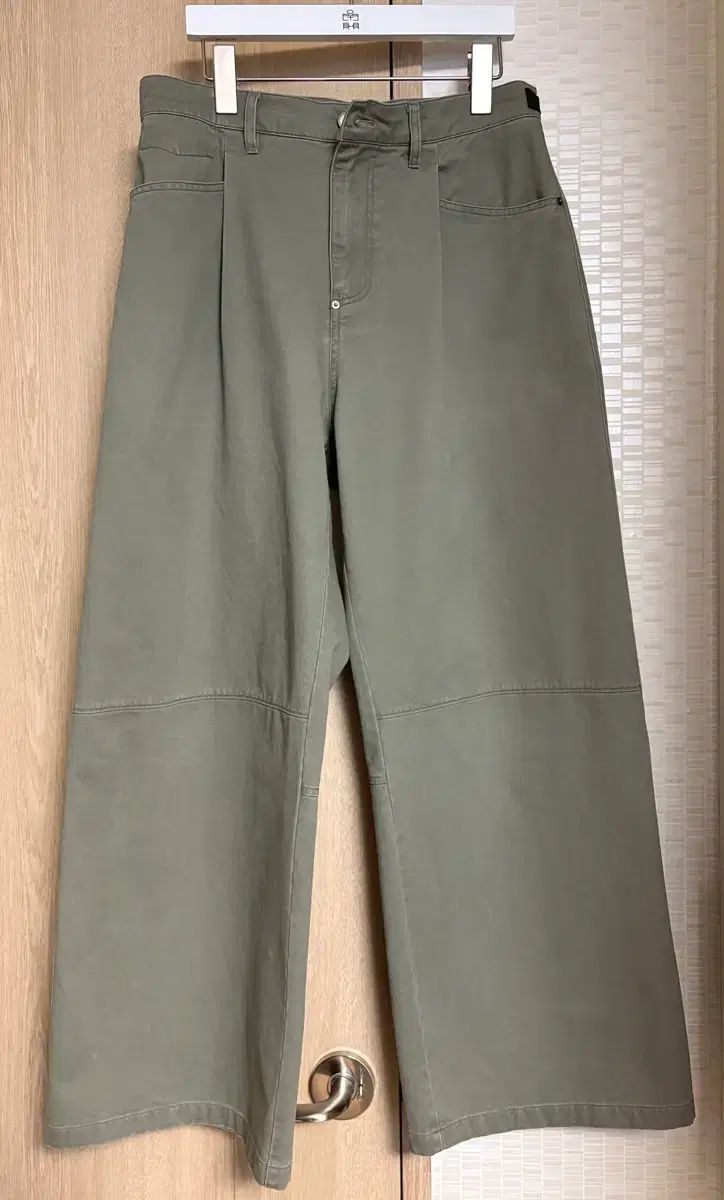 ポリテル ワンタック ゴーシマ カーキベージュ 3 THREE STANDARD FIFTY