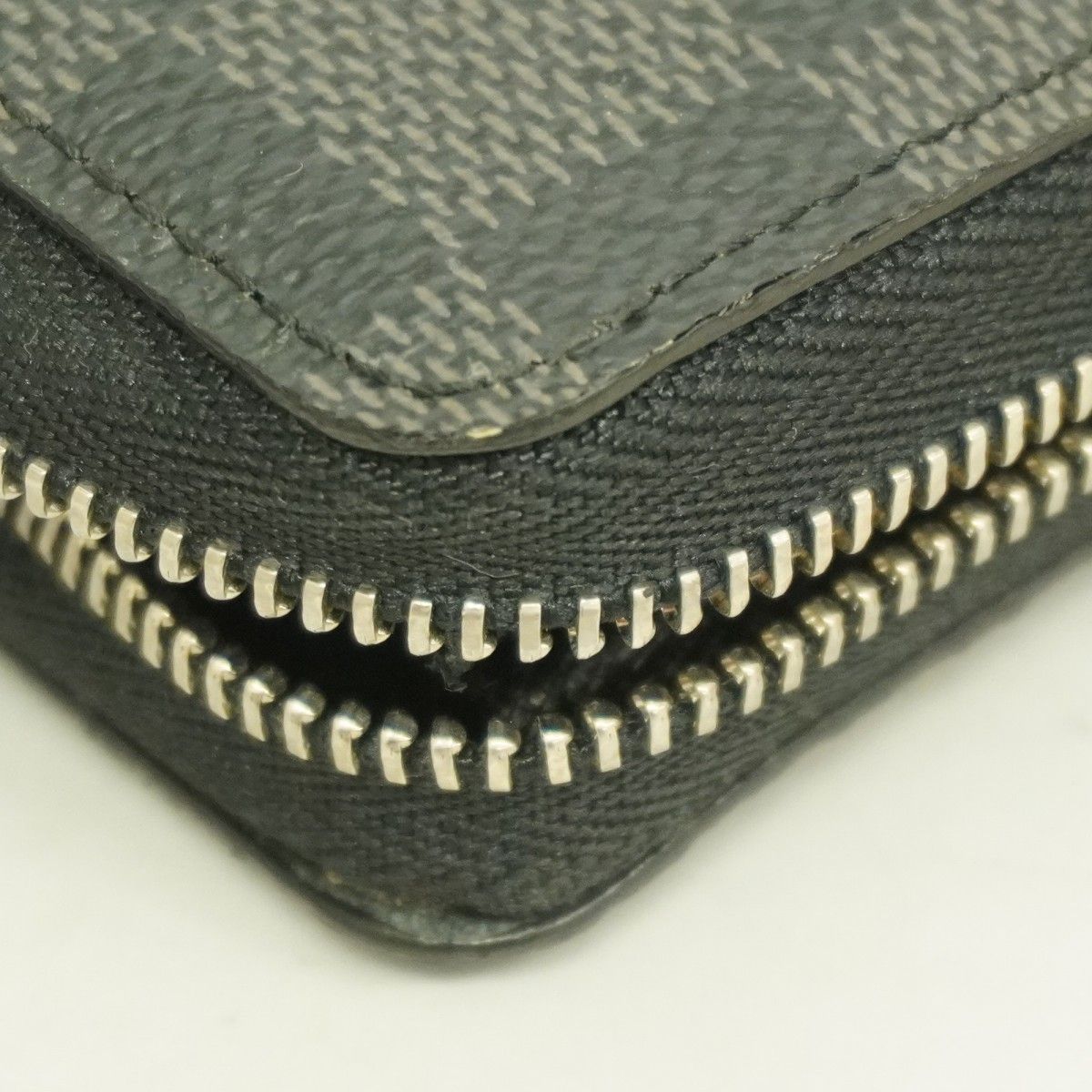 6ae5993】ルイヴィトン コインケース ダミエ・グラフィット ジッピー