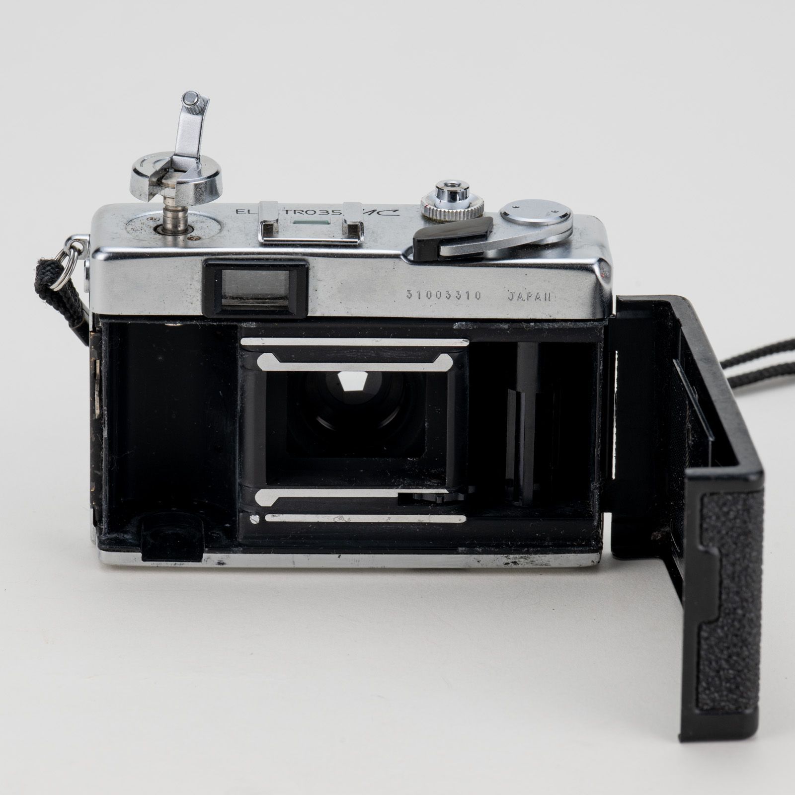 カメラ山　ジャンク品 ヤシカのコンパクトフィルムカメラ「エレクトロ35MC」ジャンク品