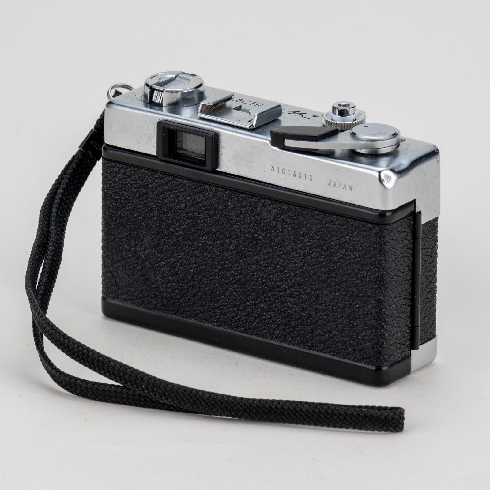 ヤシカのコンパクトフィルムカメラ「エレクトロ35MC」ジャンク品