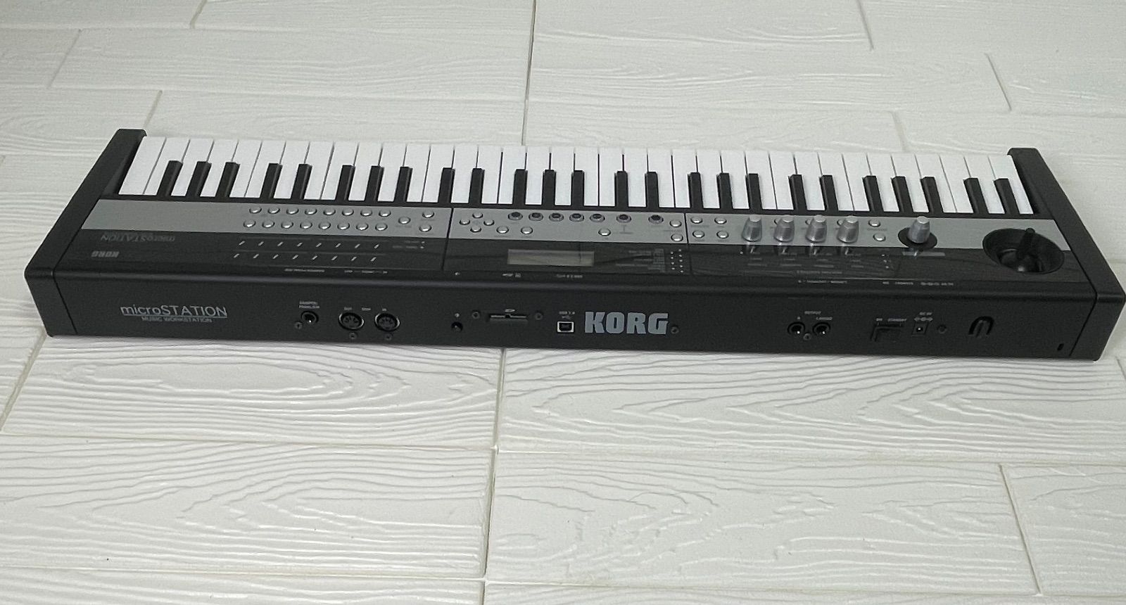 美品】KORG microSTATION ミュージック・ワークステーション 61鍵