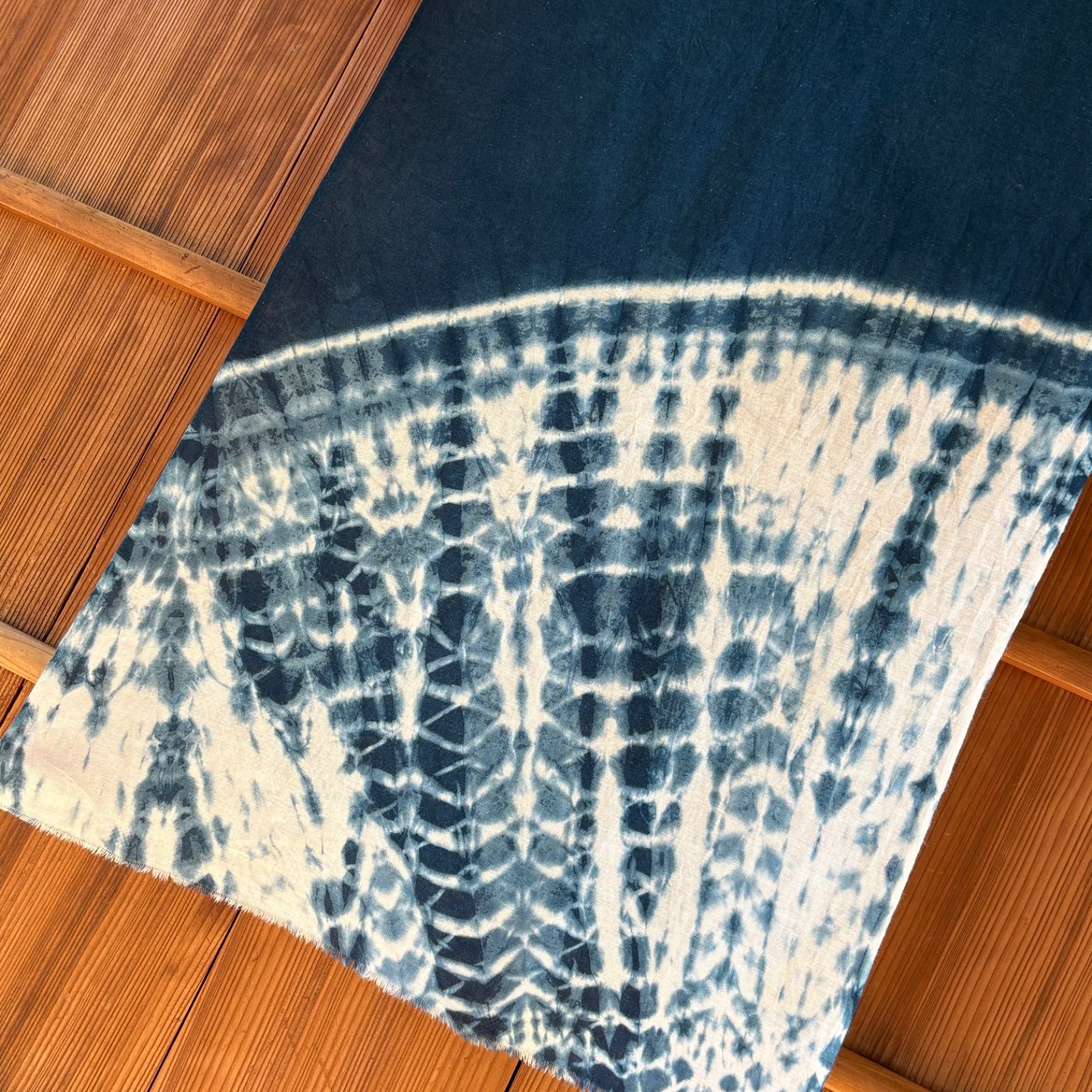 s196 【sato】 藍染 手ぬぐい 手染め 日本手拭い 和手ぬぐい 日本製綿