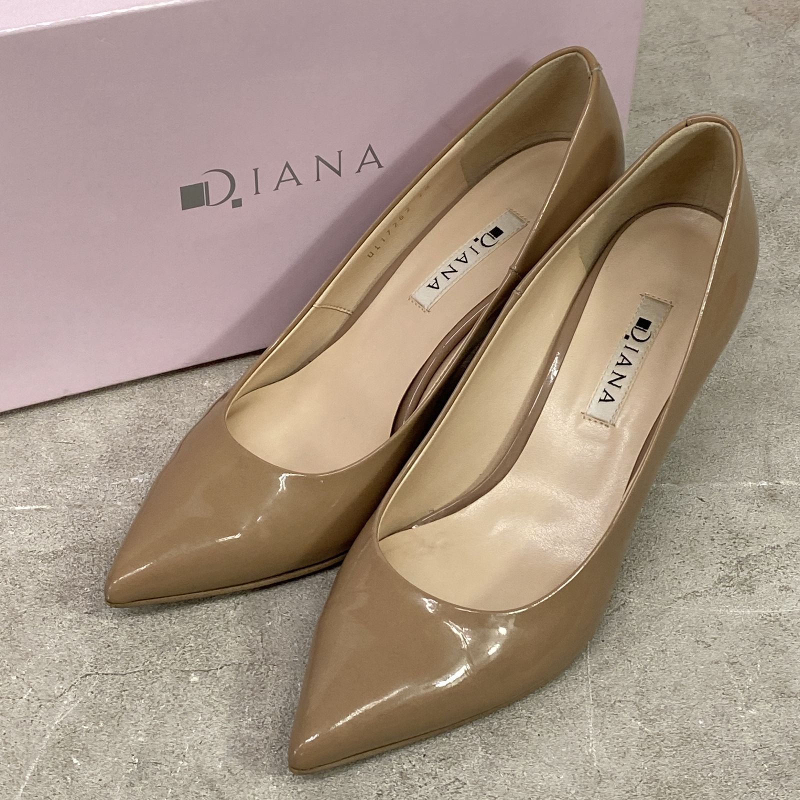 DIANA ダイアナ ポインテッドトゥ パンプス ヒール 24㎝ ベージュ系