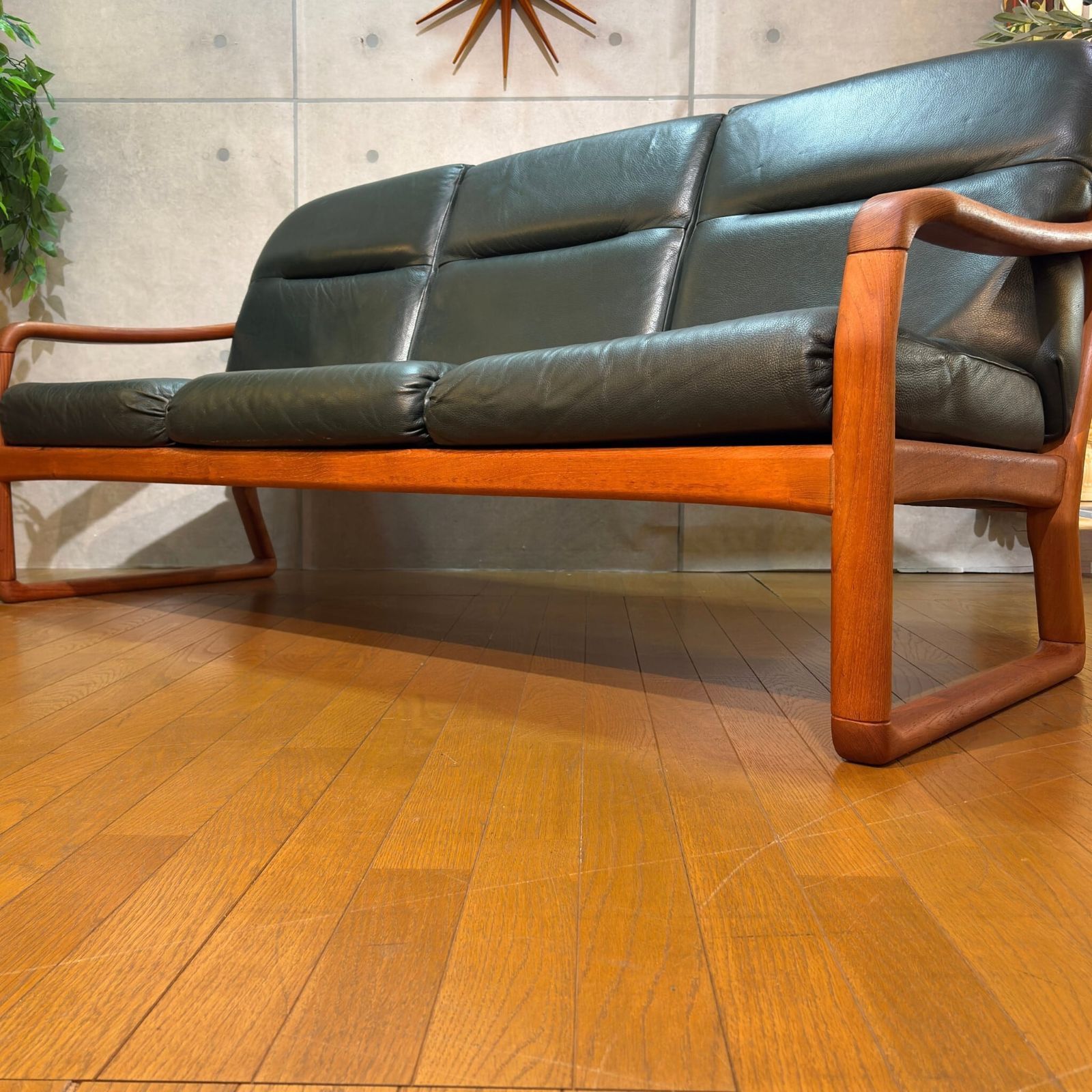 USED】Denmark Dyrlund 3-Seater Sofa Teak & Leather / デンマーク