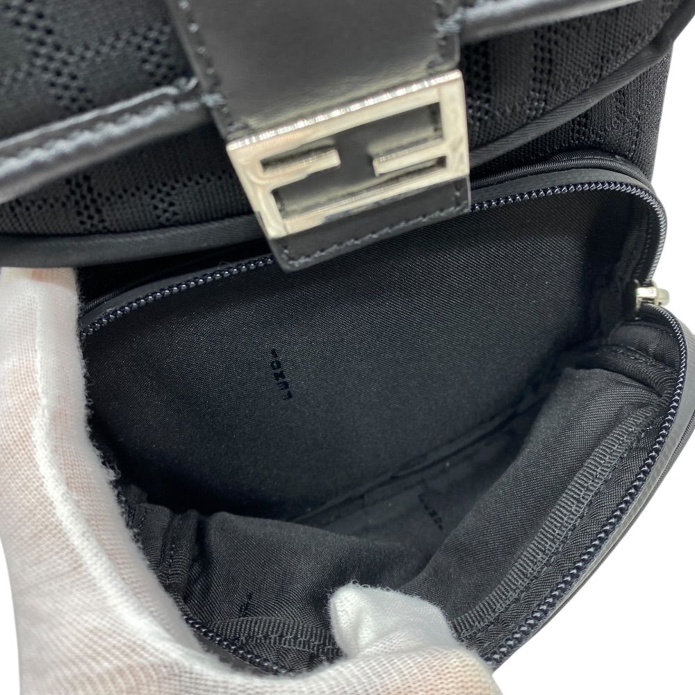 フェンディ ズッカ クロスボディバッグ ショルダーバッグ FF柄 ロゴ