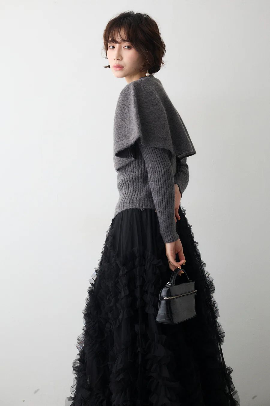 ミックス釦ケープ2wayニット グレー Frene フラーネ同型 - メルカリ