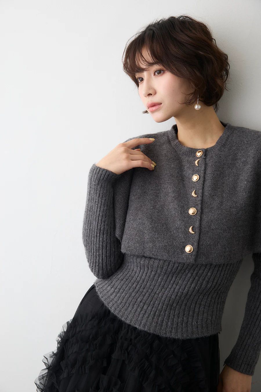 ミックス釦ケープ2wayニット グレー Frene フラーネ同型 - メルカリ