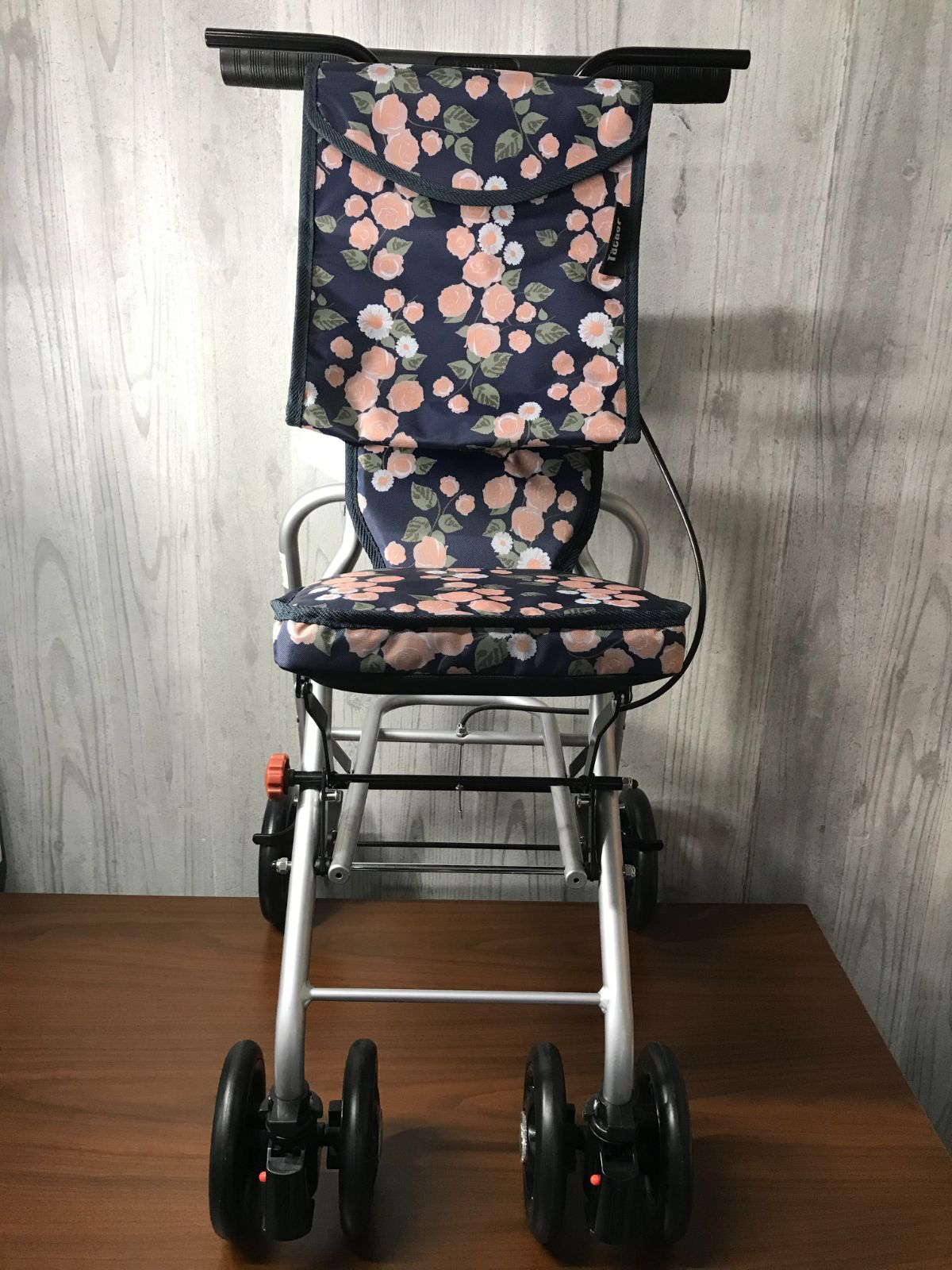 ◎I868【未使用】TacaoF シプール シルバーカー＜コンパクトタイプ 