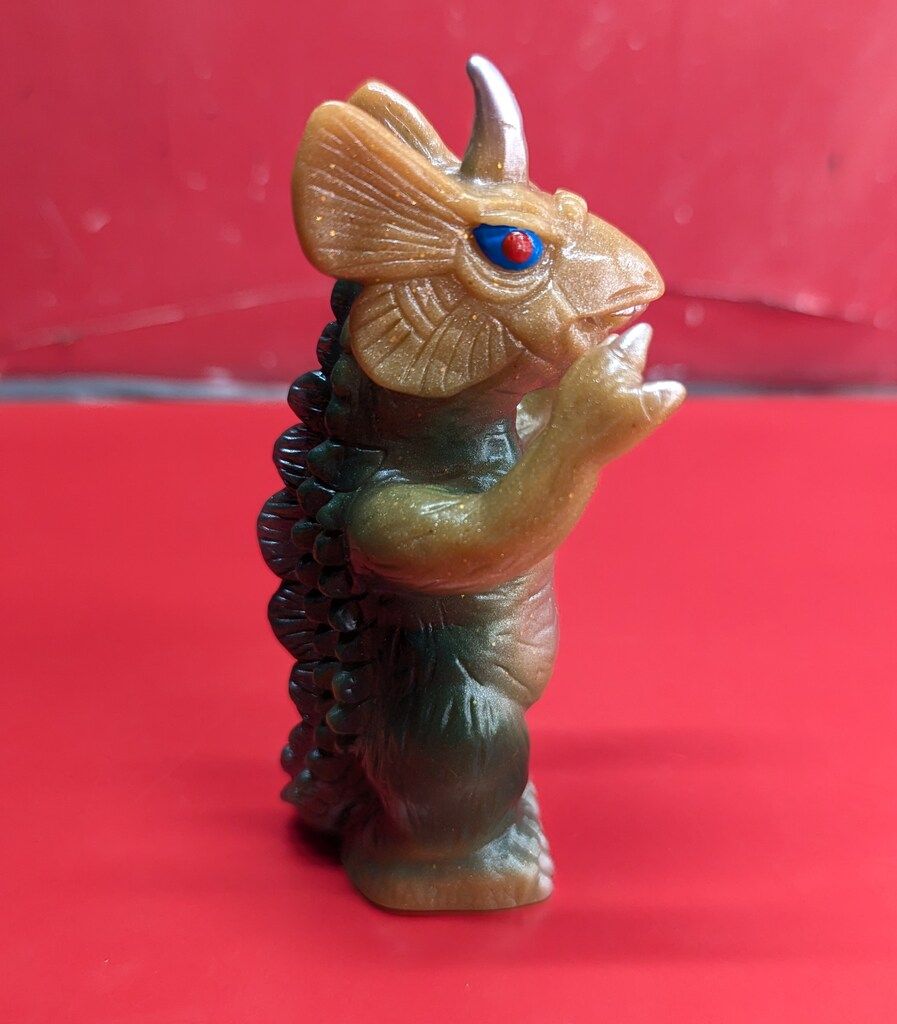 マルサン マルモンの指人形シリーズ ドラギラス 黄土色ラメ成型 - メルカリ