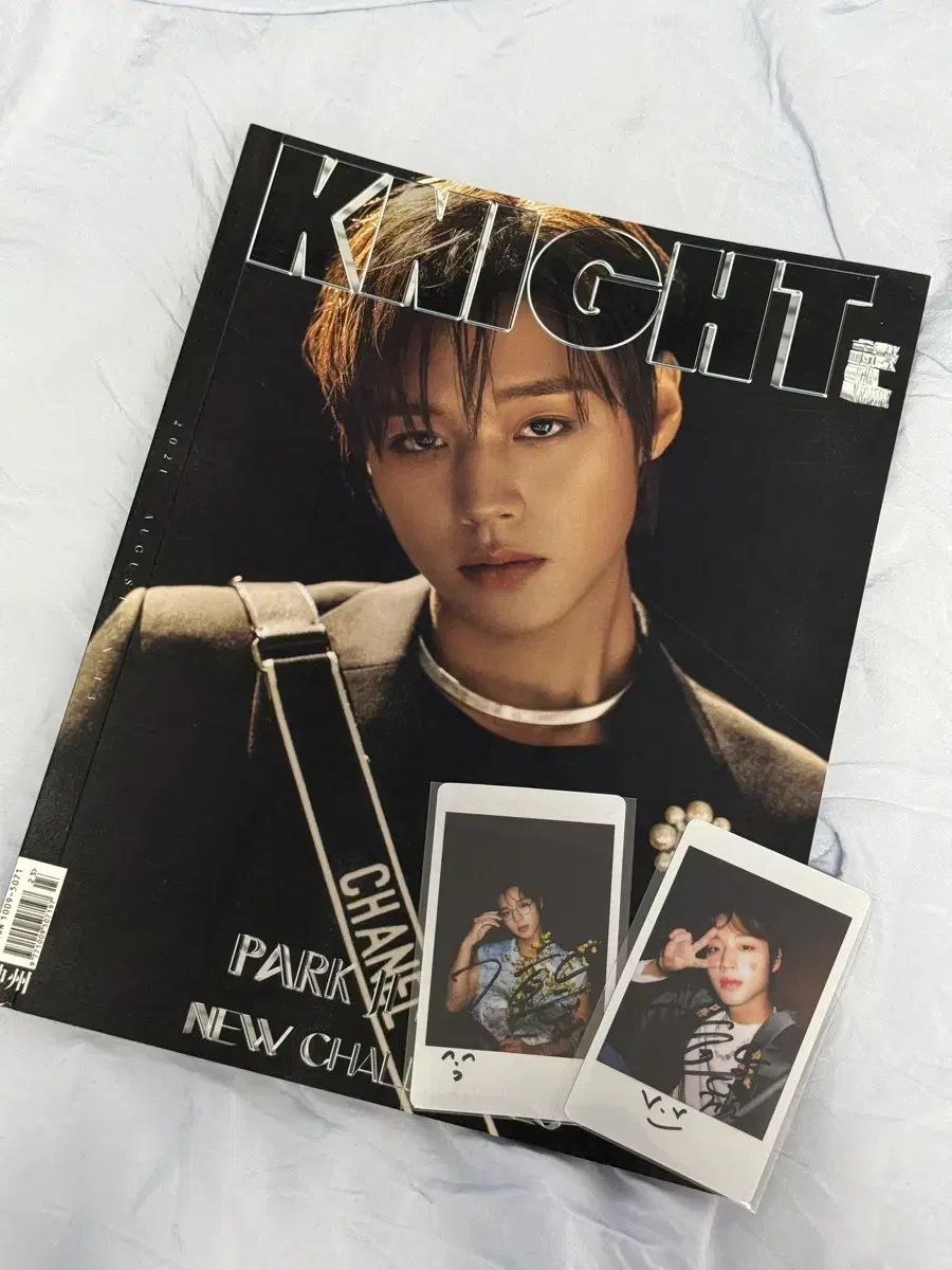 パク・ジフン(PARK JIHOON) KNIGHT 雑誌 (サイン入りチェキ サイン入り