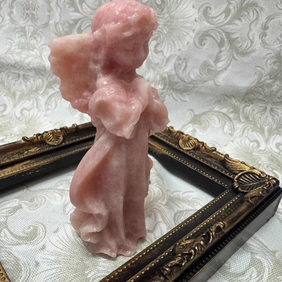 商談中♡♡ピンクオパール カービング天使の置物 美人さんな天使🪽フォロワー様限定クーポン発行中 - メルカリ