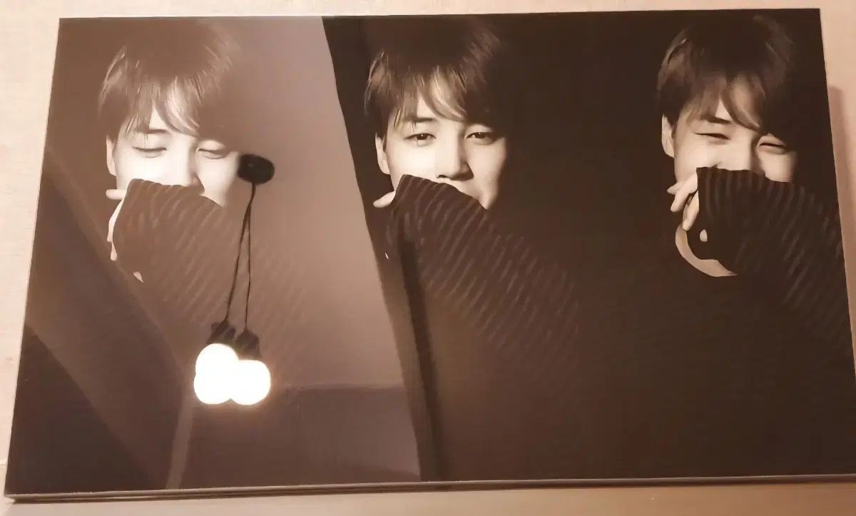BTS ジミン 黒白 写真 額縁 - メルカリ