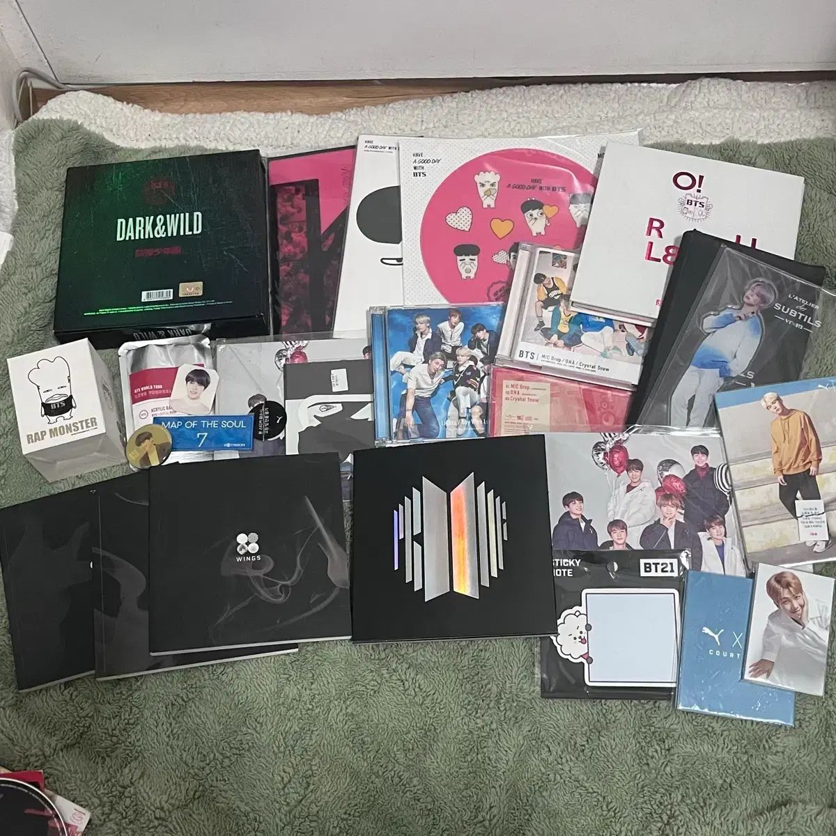 BTS 防弾少年団 アルバム グッズ (まとめ) - メルカリ