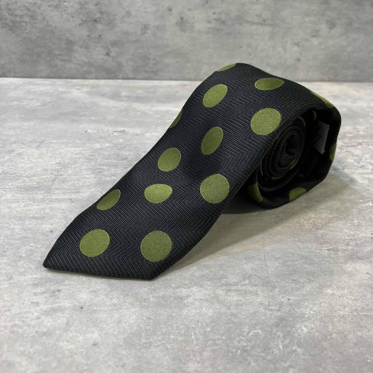 【美品】ヨウジヤマモト　ネクタイ　ドット柄　水玉　ジャガード　黒 YOHJI YAMAMOTO POUR HOMME dot necktie ドット柄ネクタイ ブラック