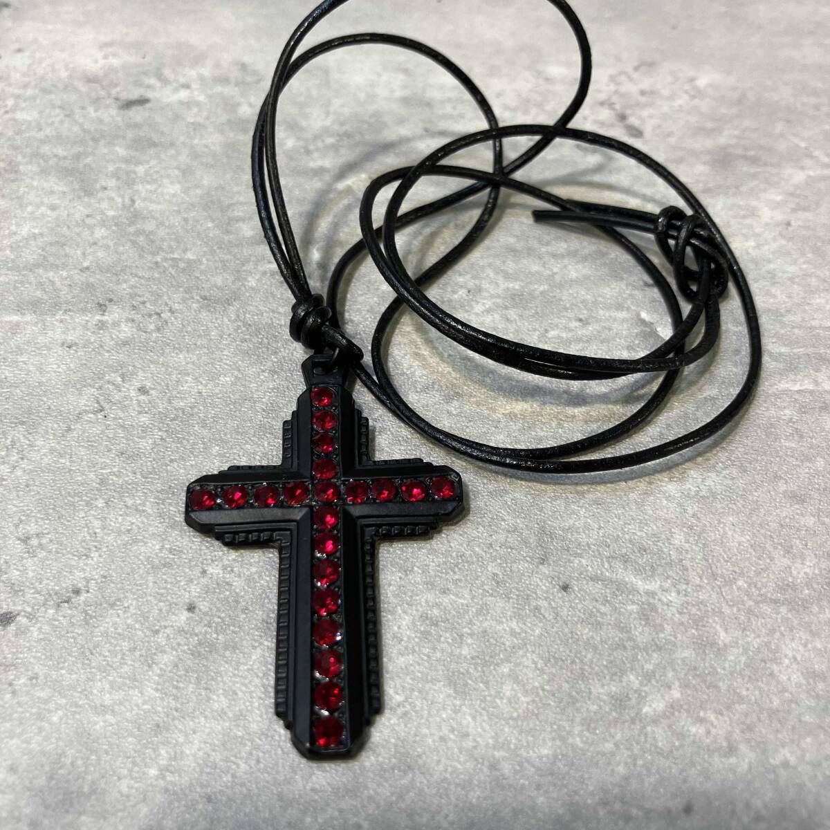 JEAN PAUL GAULTIER 小物 クロスネックレス レッド ジャンポール