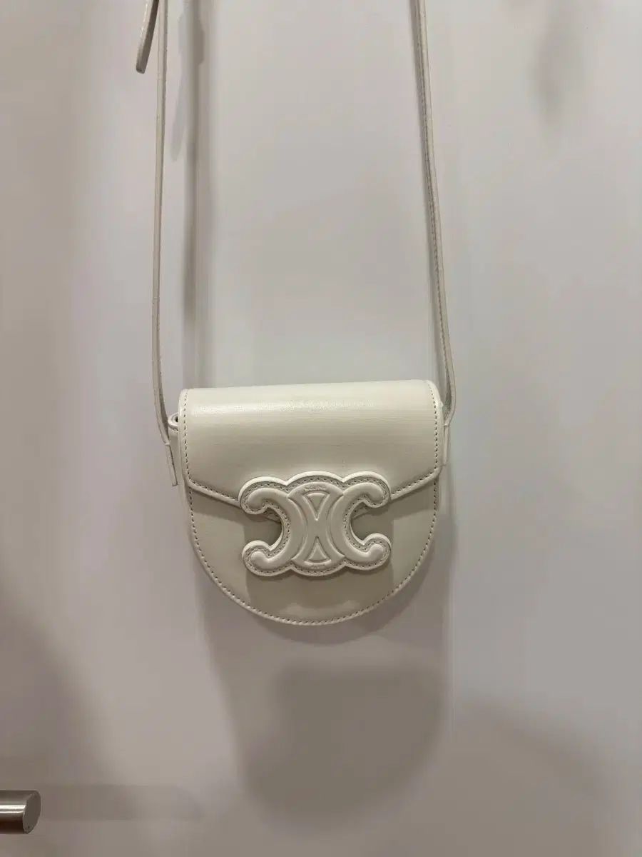 The First 値下げ)Celine セリーヌ 퀴르 ミニ ベサチェ クロスバック