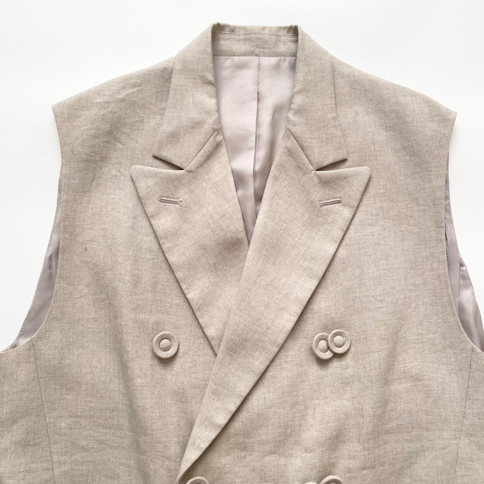 シーニュ　ベージュジレ cygne シーニュ リネン ジレ ベスト ベージュ 大人のレイヤード - メルカリ