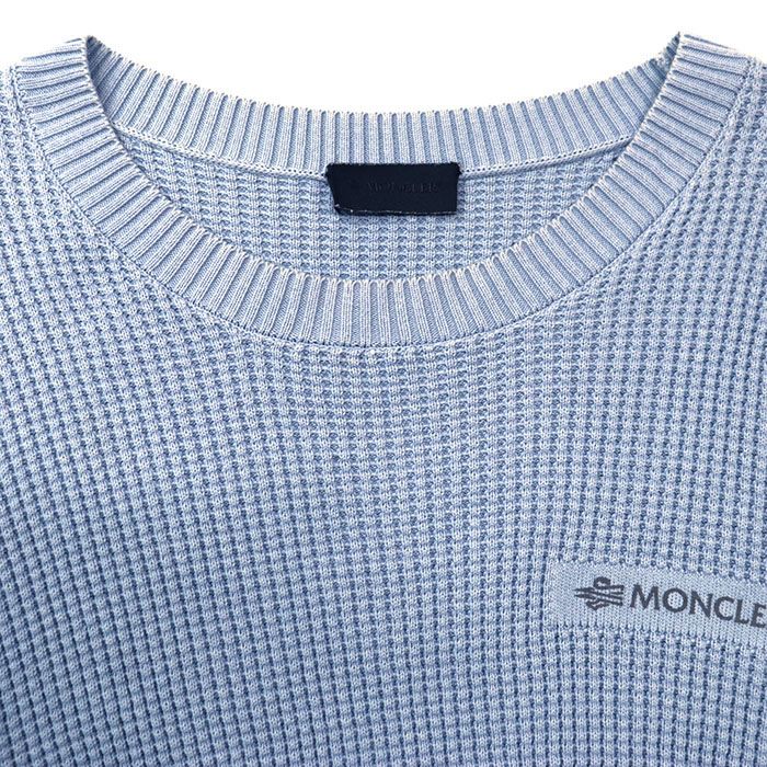 MONCLER 【SALE】MONCLER モンクレール ニット ワッフル 2023年製 ロゴ プリント ラバーワッペン クルーネック ロングスリーブ 長袖 トップス メンズ サイズ XL サックスブルー 青 ブルガリア製 モンクレール ワッフル ニット サイズ:M ネイビー