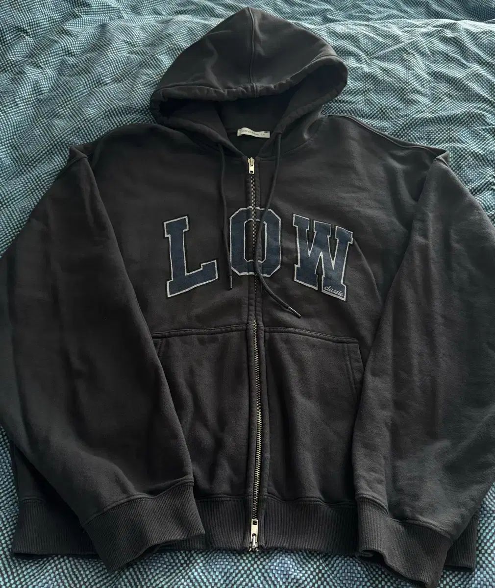 LOW CLASSIC ロウ クラシック フードジップアップ チャコール XL