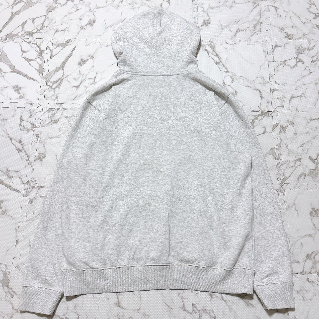 ステューシー STUSSY パーカー センター刺繍ロゴ グレー XLサイズ 