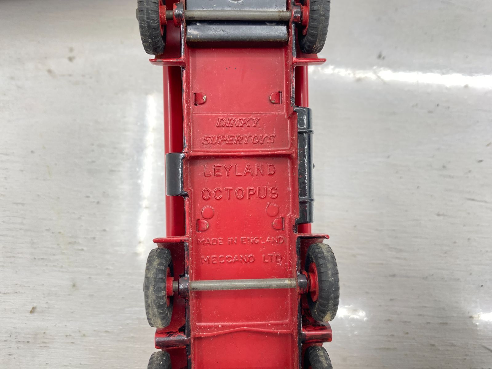 盛岡45-0031] ディンキー 943 スーパートイズ Esso タンクローリー