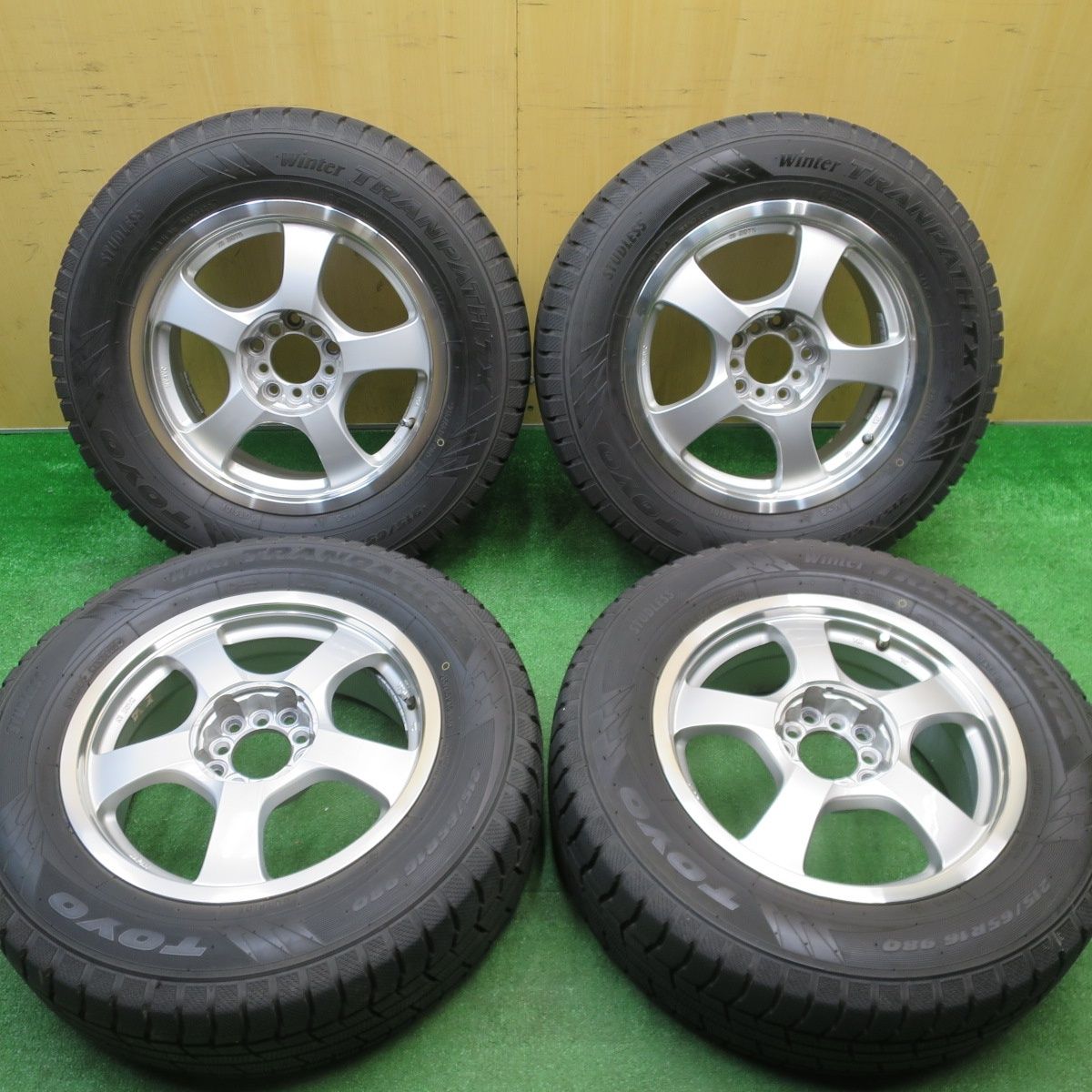 車 バリ溝スタッドレス 215 65R16 ホイールセット 広島