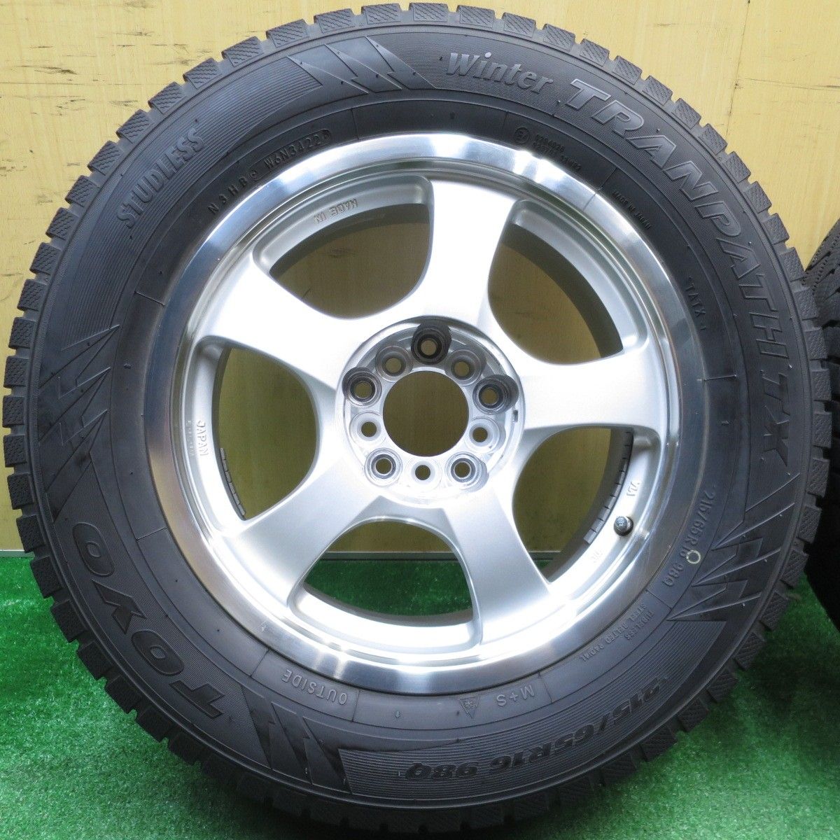 バリ溝！22年！9.5分☆スタッドレス 215/65R16 トーヨー ウインター 