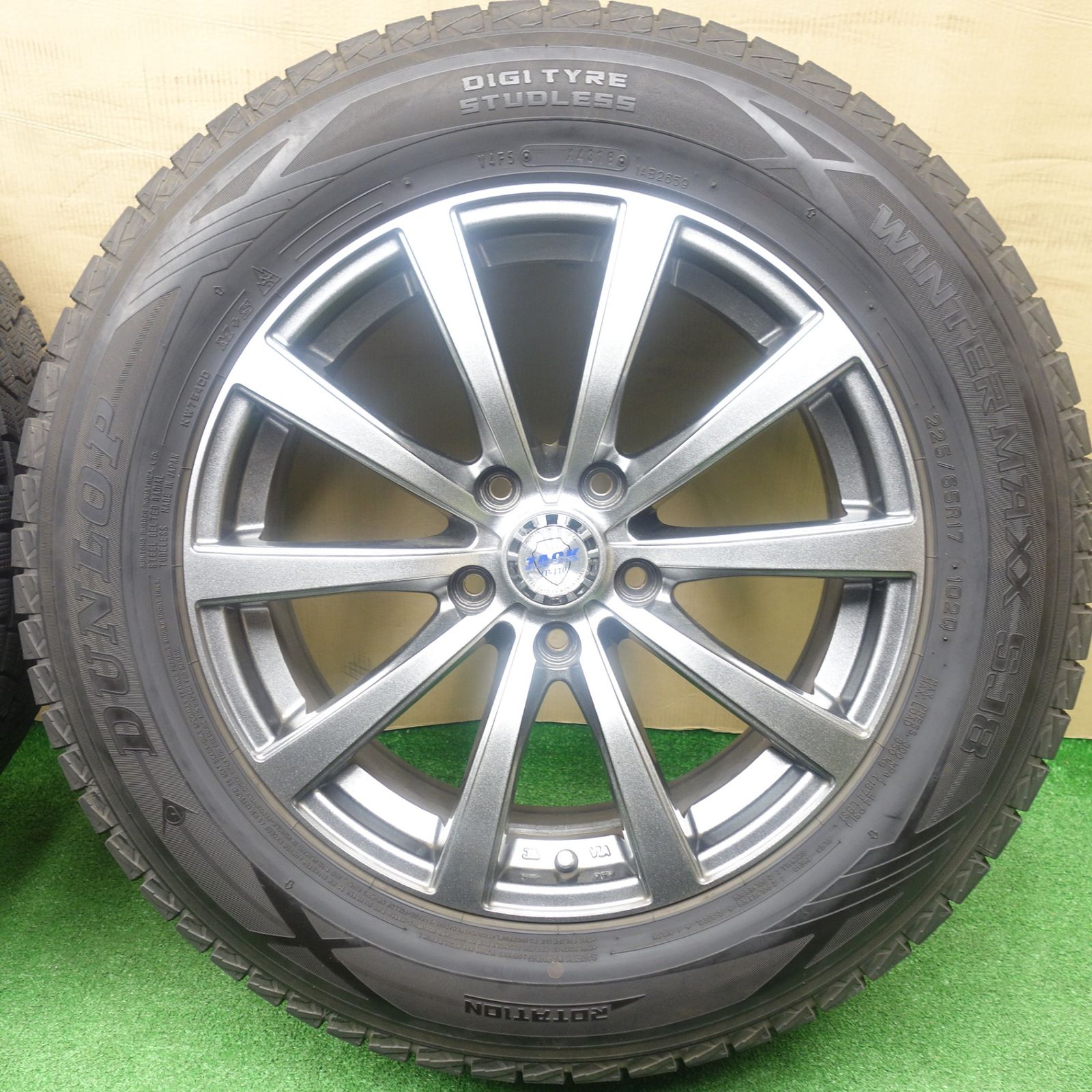 バリ溝！キレイ！9.5分☆スタッドレス 225/65R17 ダンロップ 