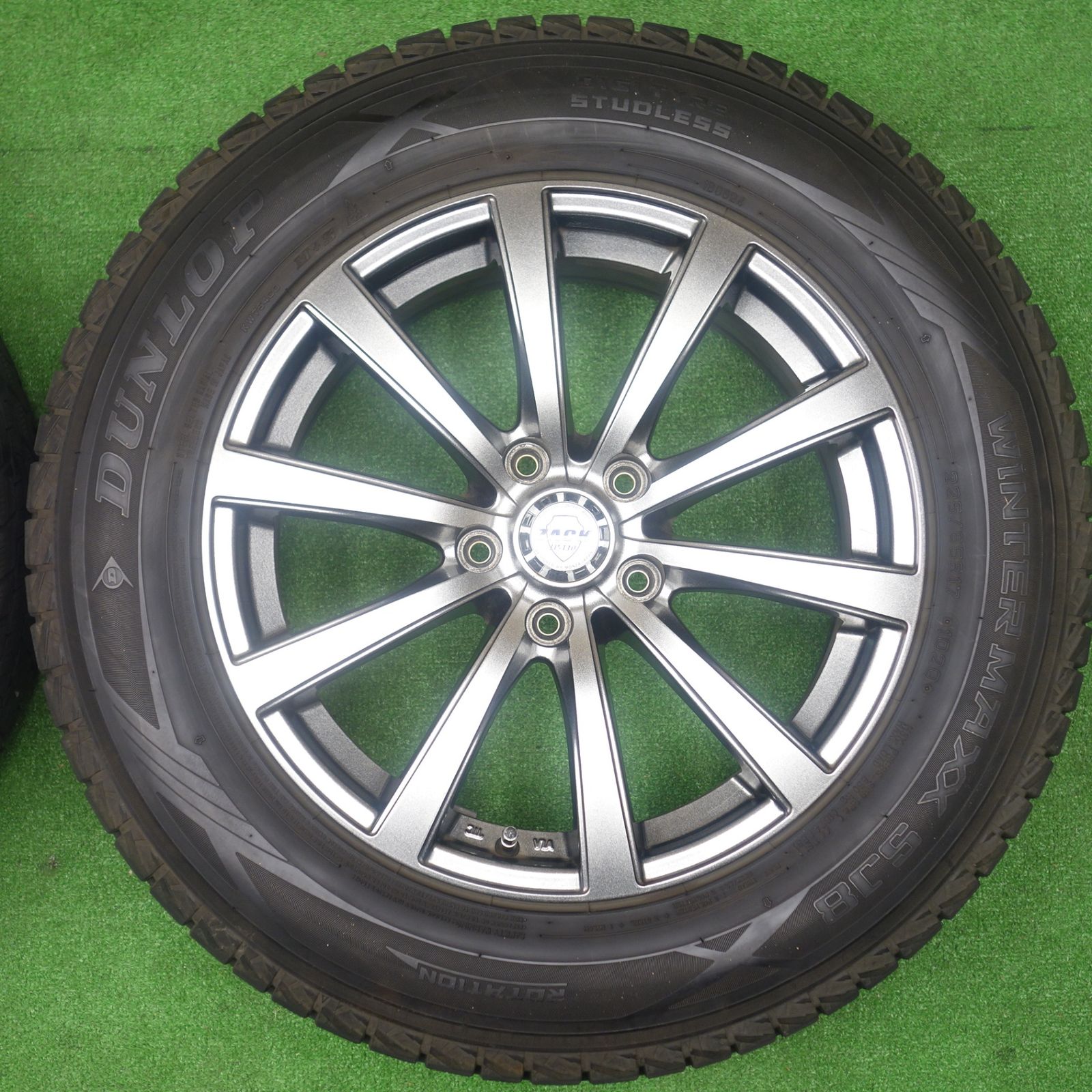バリ溝！キレイ！9.5分☆スタッドレス 225/65R17 ダンロップ 