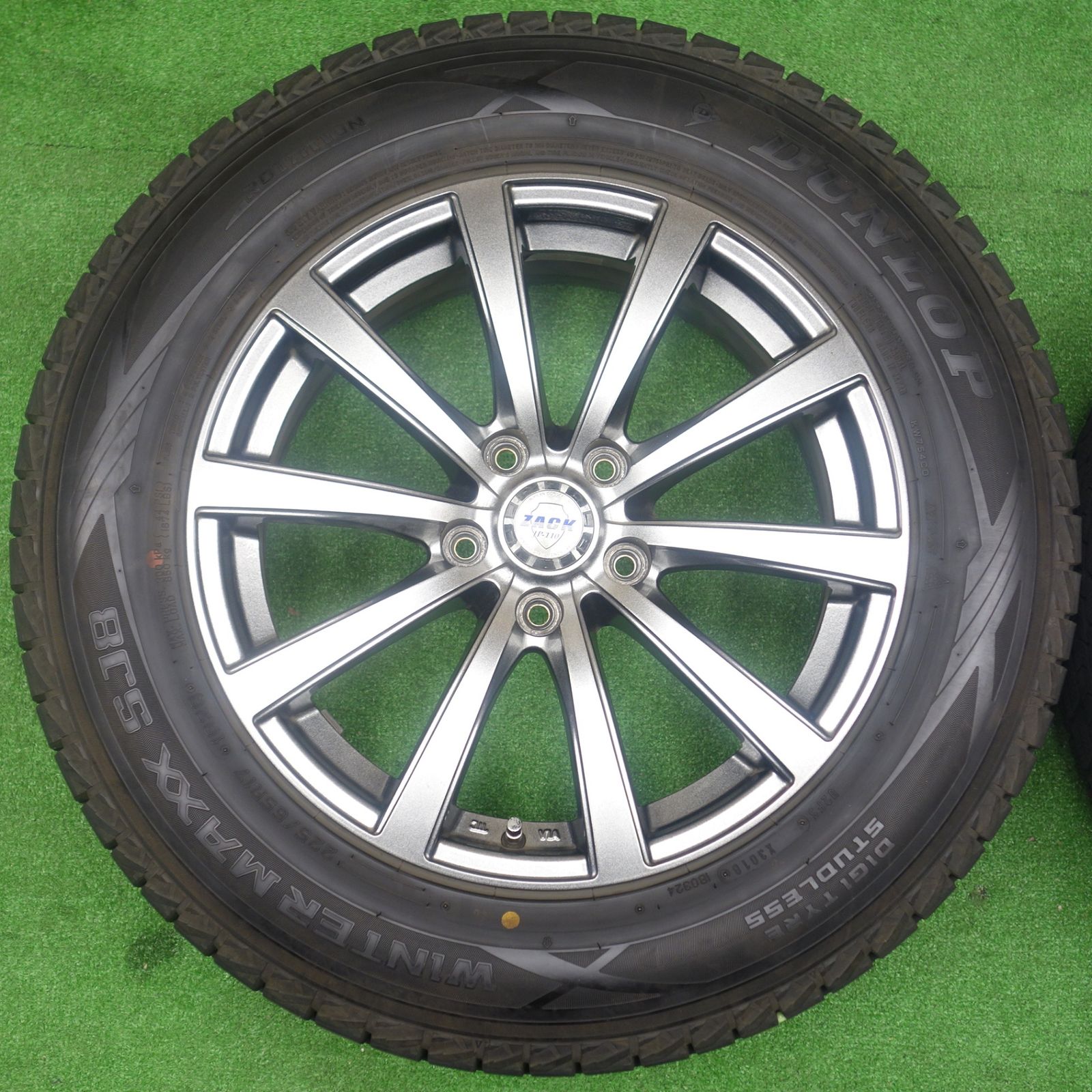 バリ溝！キレイ！9.5分☆スタッドレス 225/65R17 ダンロップ 