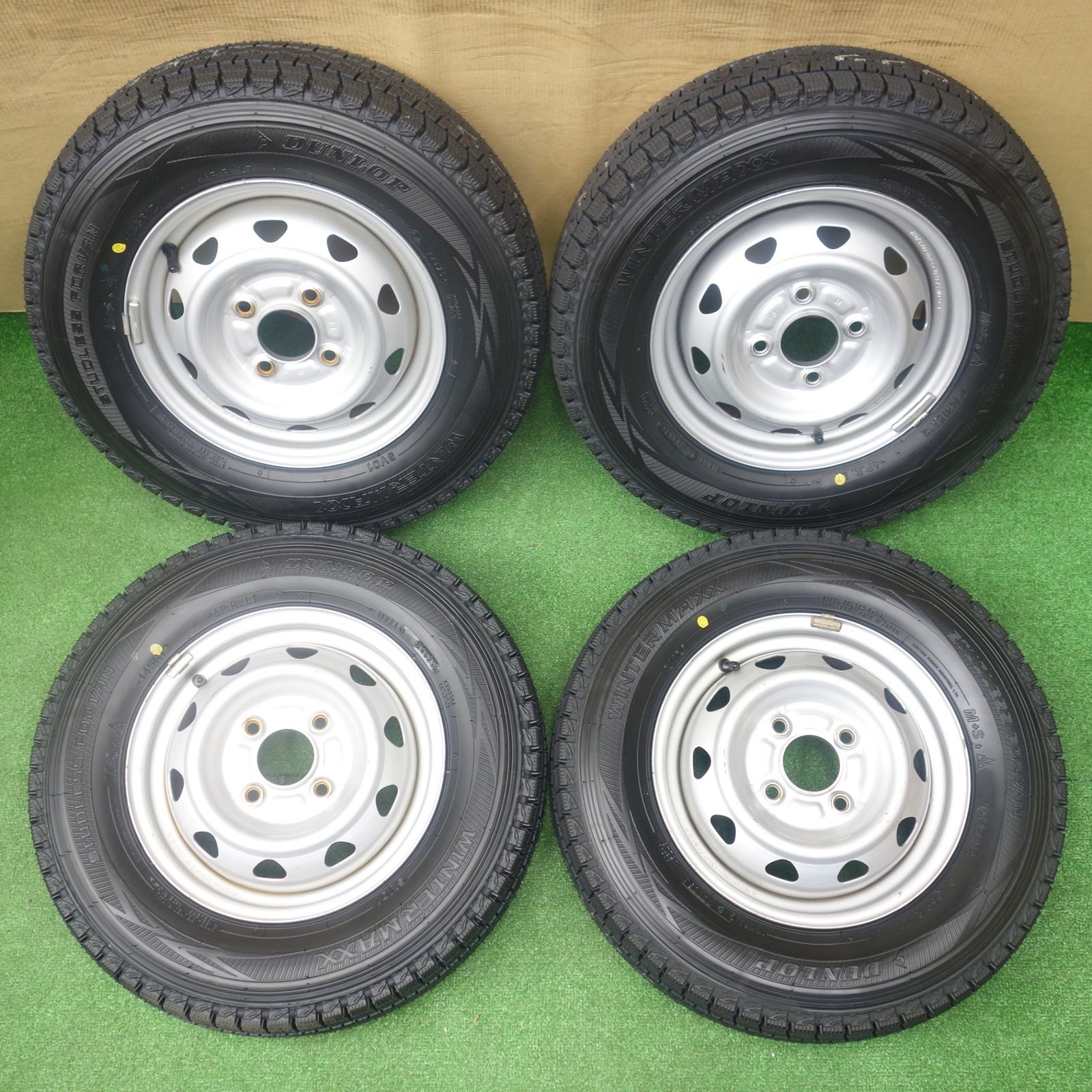 ほぼ未使用！25年☆スタッドレス 145R12 6PR ダンロップ ウインター 