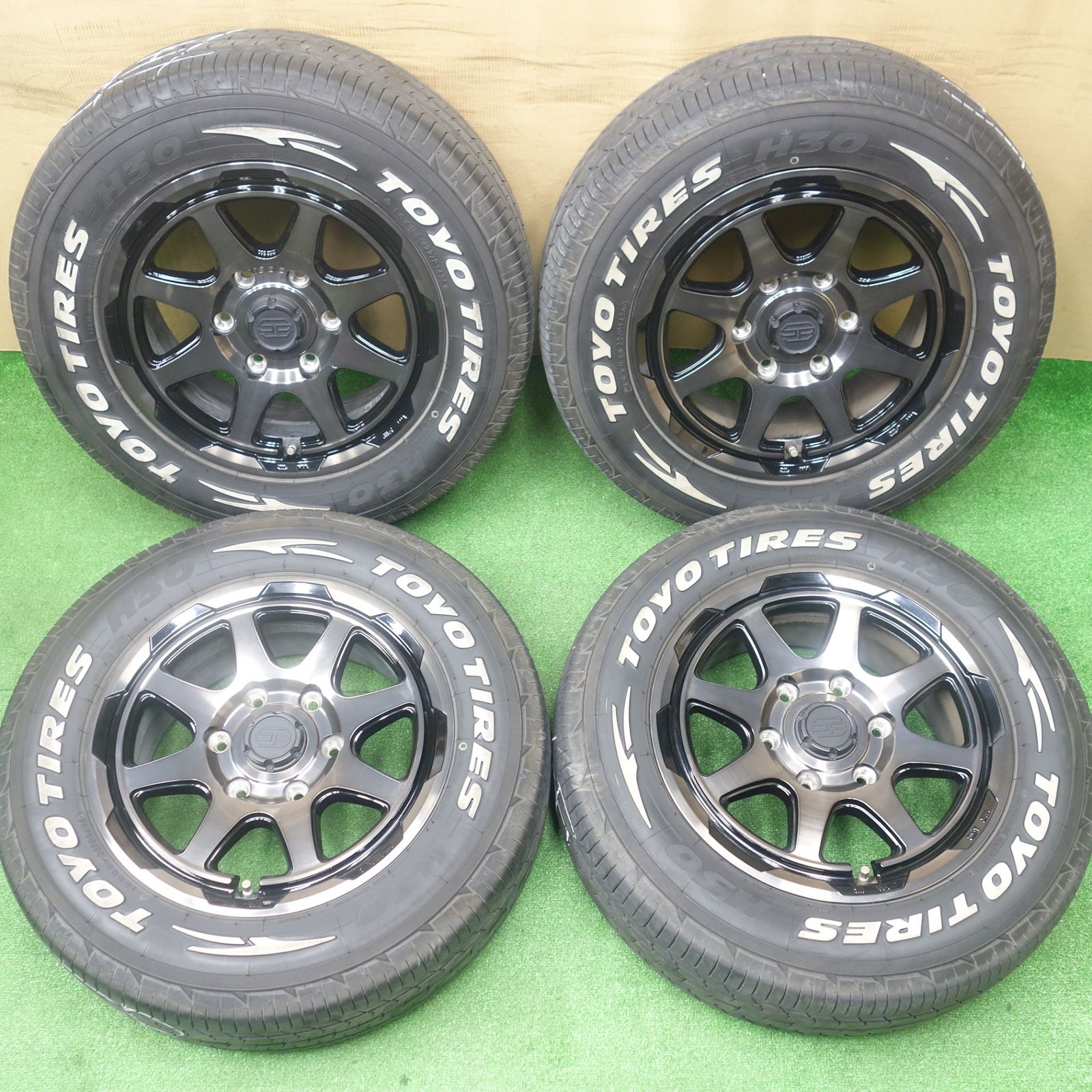 バリ溝！25年！キレイ！9.5分☆215/65R16 トーヨー H30 WEDS ADVENTURE