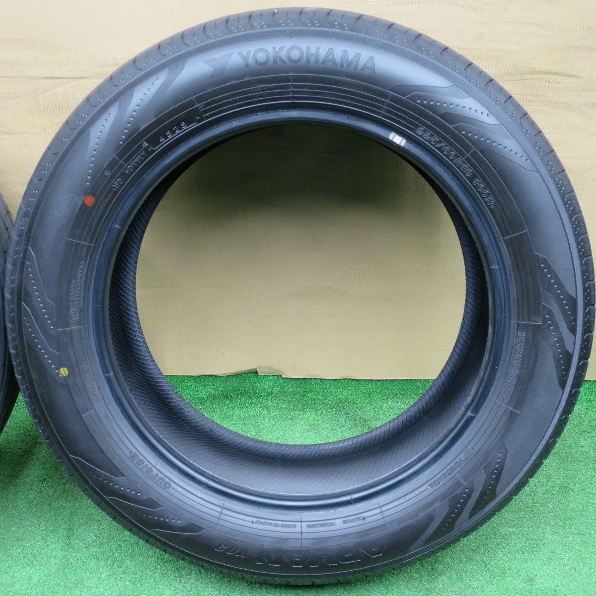バリ溝！25年！9.5分☆225/60R18 ヨコハマ アドバン V03 タイヤ 18