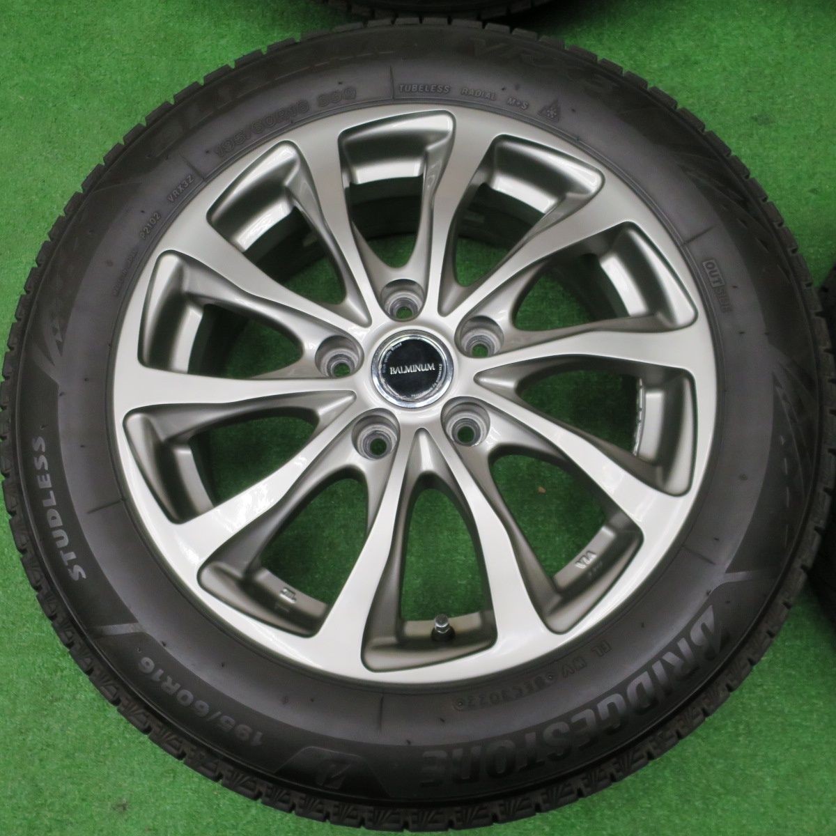 バリ溝！22年！キレイ！9.5分☆スタッドレス 195/60R16 ブリヂストン