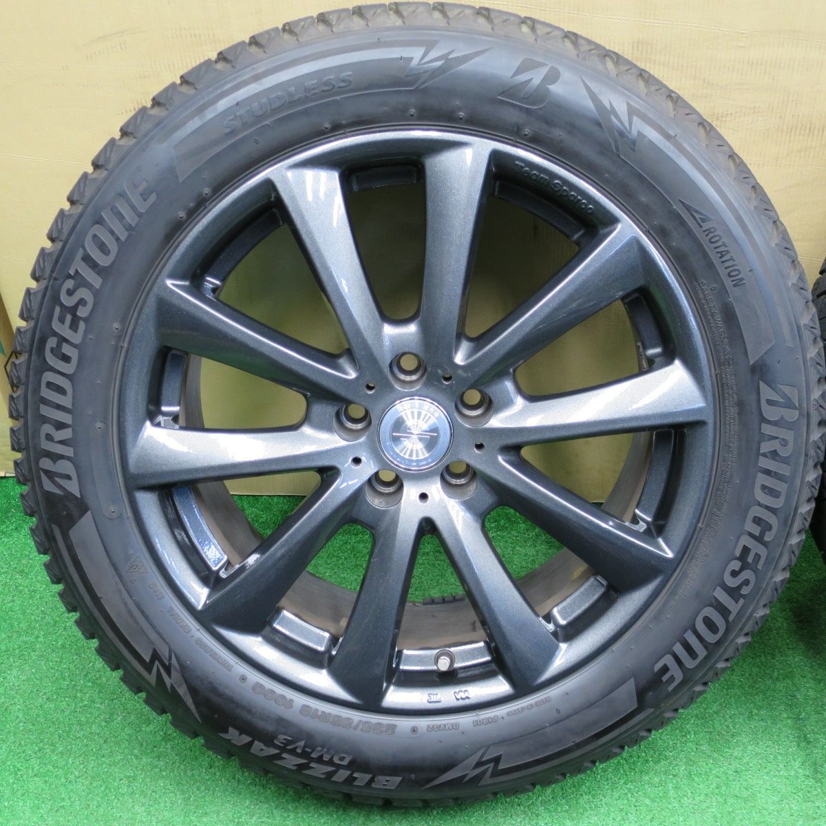 バリ溝！キレイ！9分☆ボルボ 等 Team Sparco 235/55R18 スタッドレス 