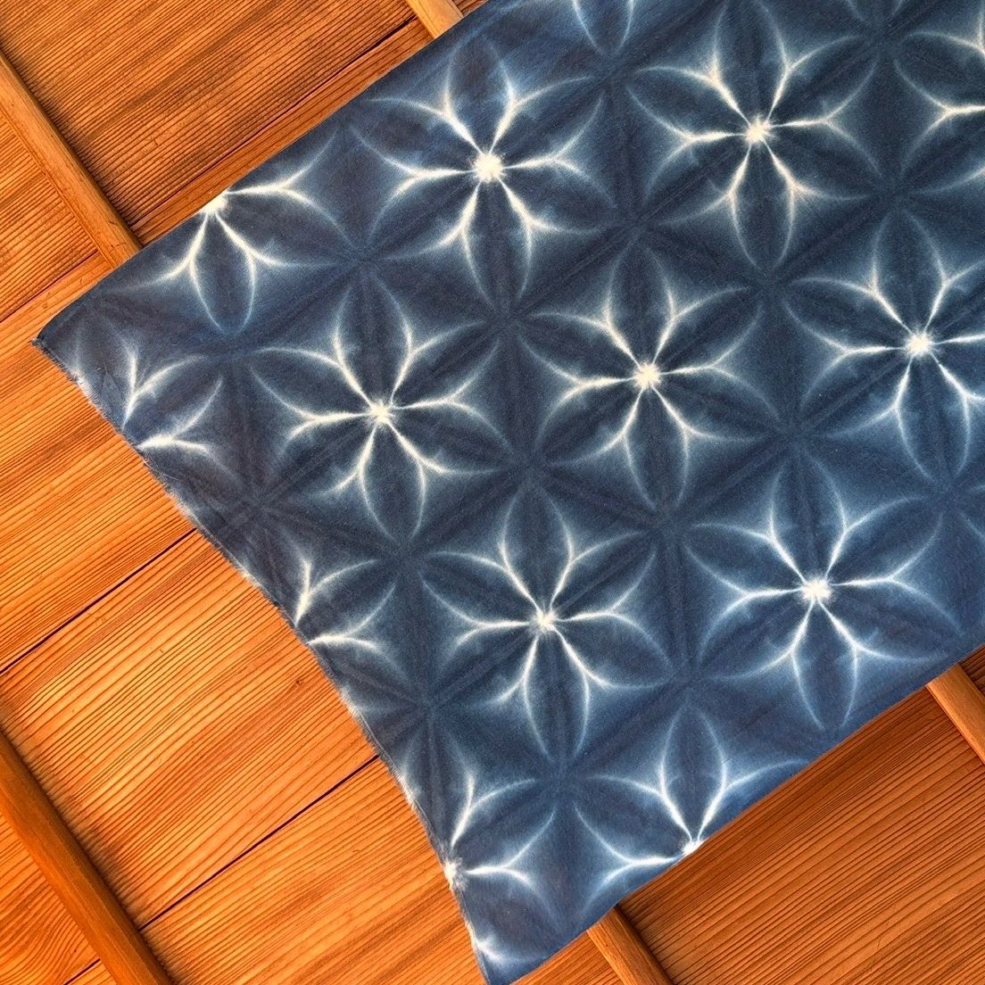 s198 【sato】 藍染 高級さらし生地 115cm ロングサイズの 手ぬぐい 美