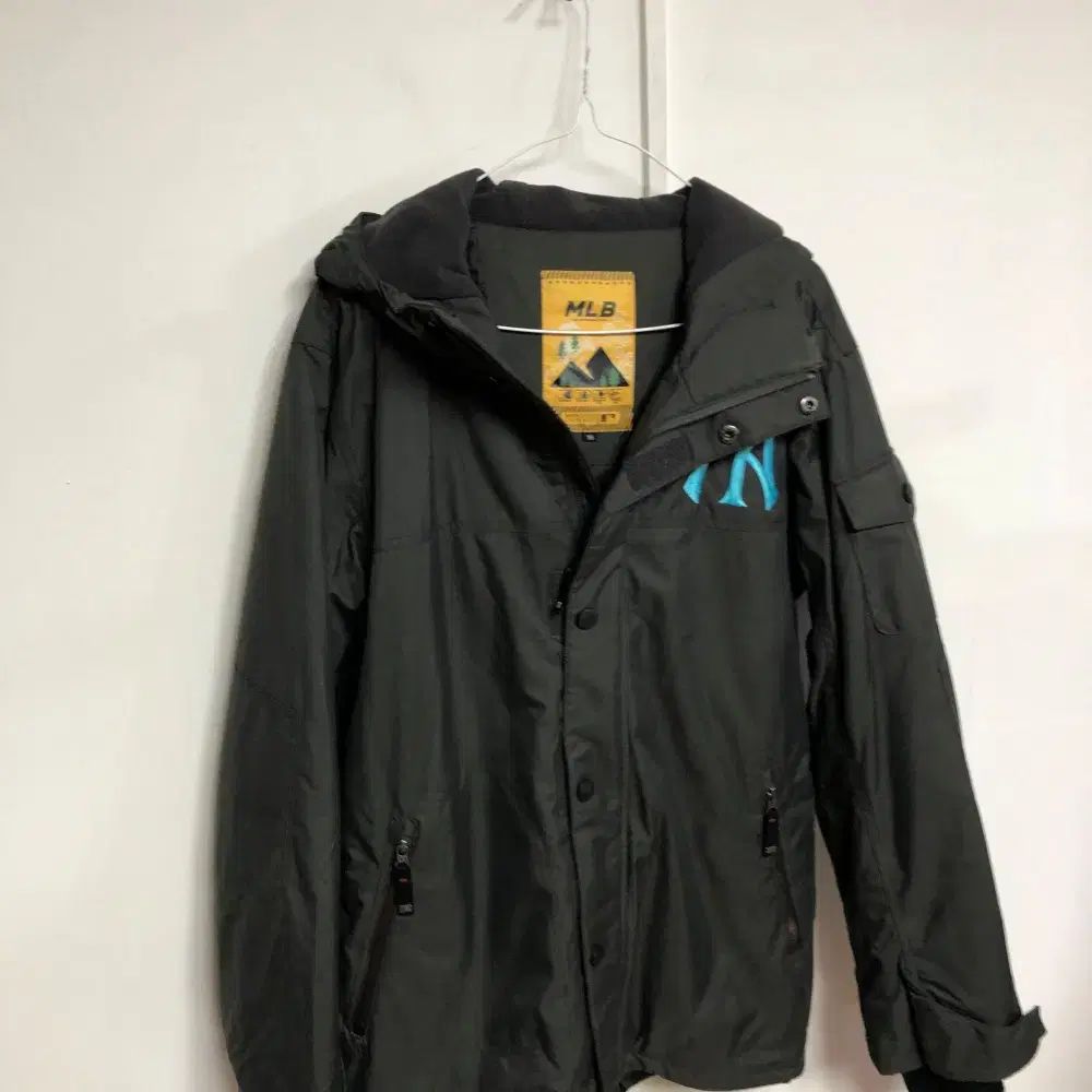 ニューヨーク・ヤンキース メンズ フードジャケット 95M@9937 - メルカリ